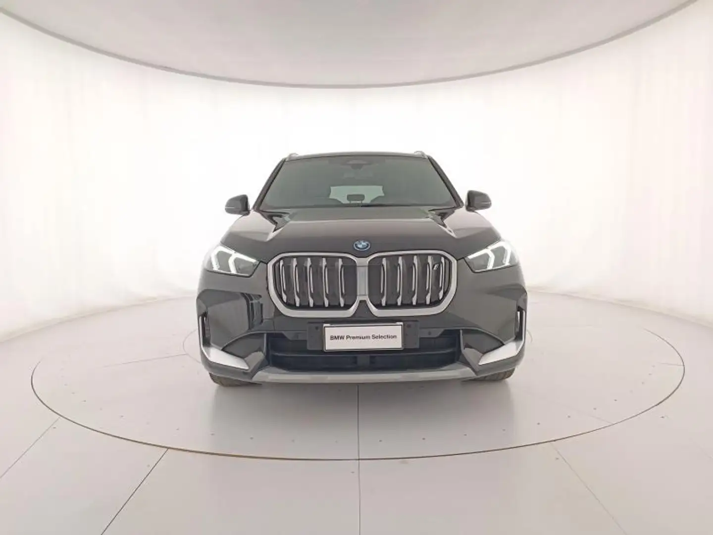 BMW iX1 30 xdrive X-Line Nero - 2