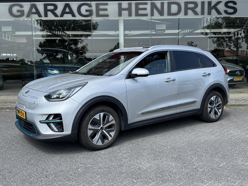 Kia e-Niro ExecutiveLine Sky 64 kWh | SOH: 93,9% | 3 Fase | W