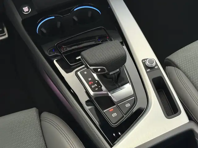 Audi A4 view 13
