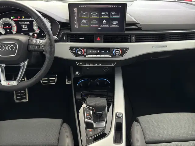 Audi A4 view 10