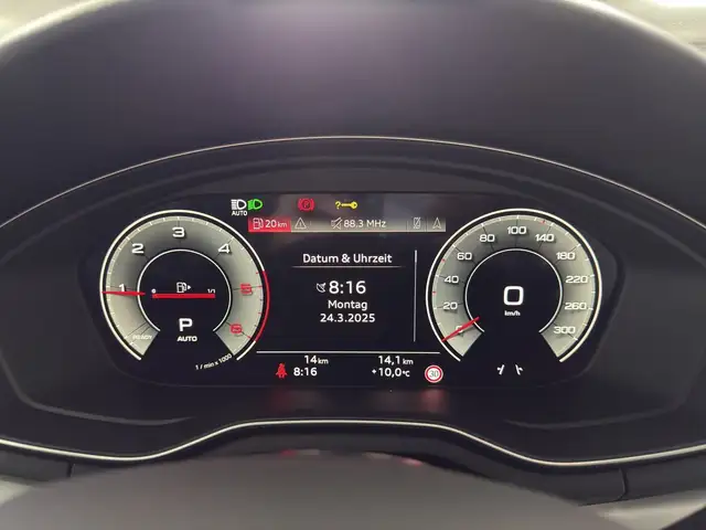 Audi A4 view 9