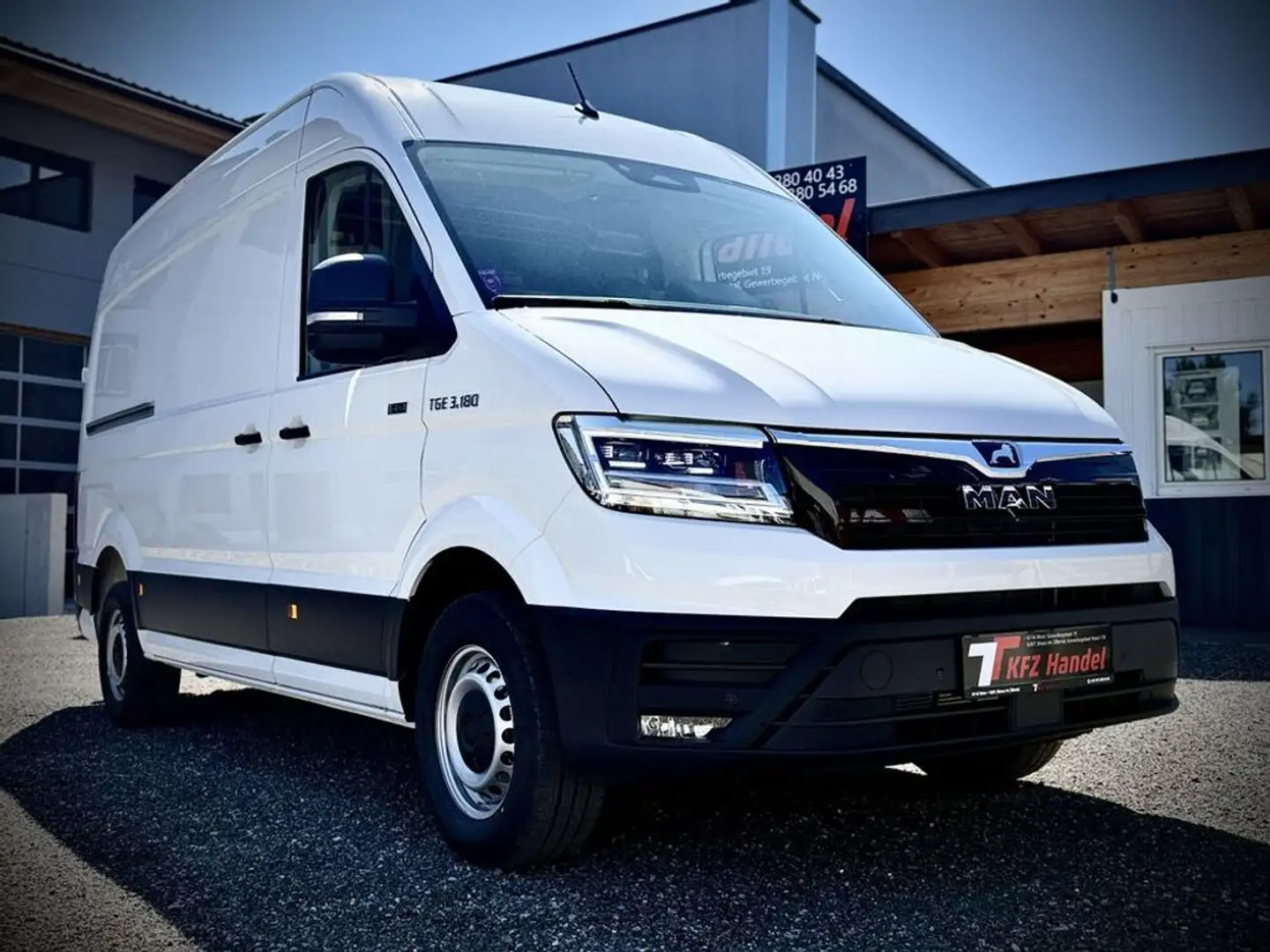 MAN TGE TGE 3.180 Kasten L3H3 4x4 Weiß - 1