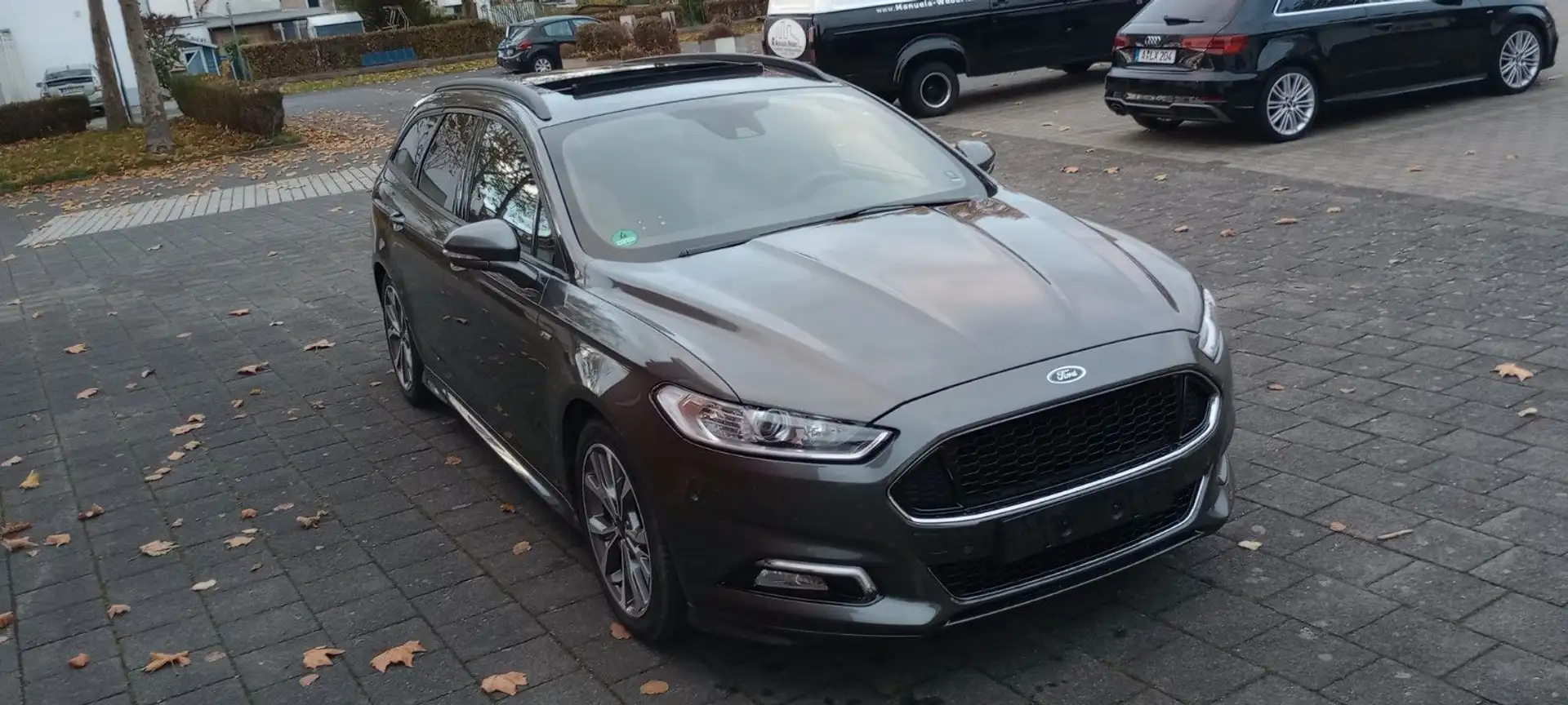 Ford Mondeo Kombi ST-LineTeilled NaviSpurh Scheckheft Gris - 1
