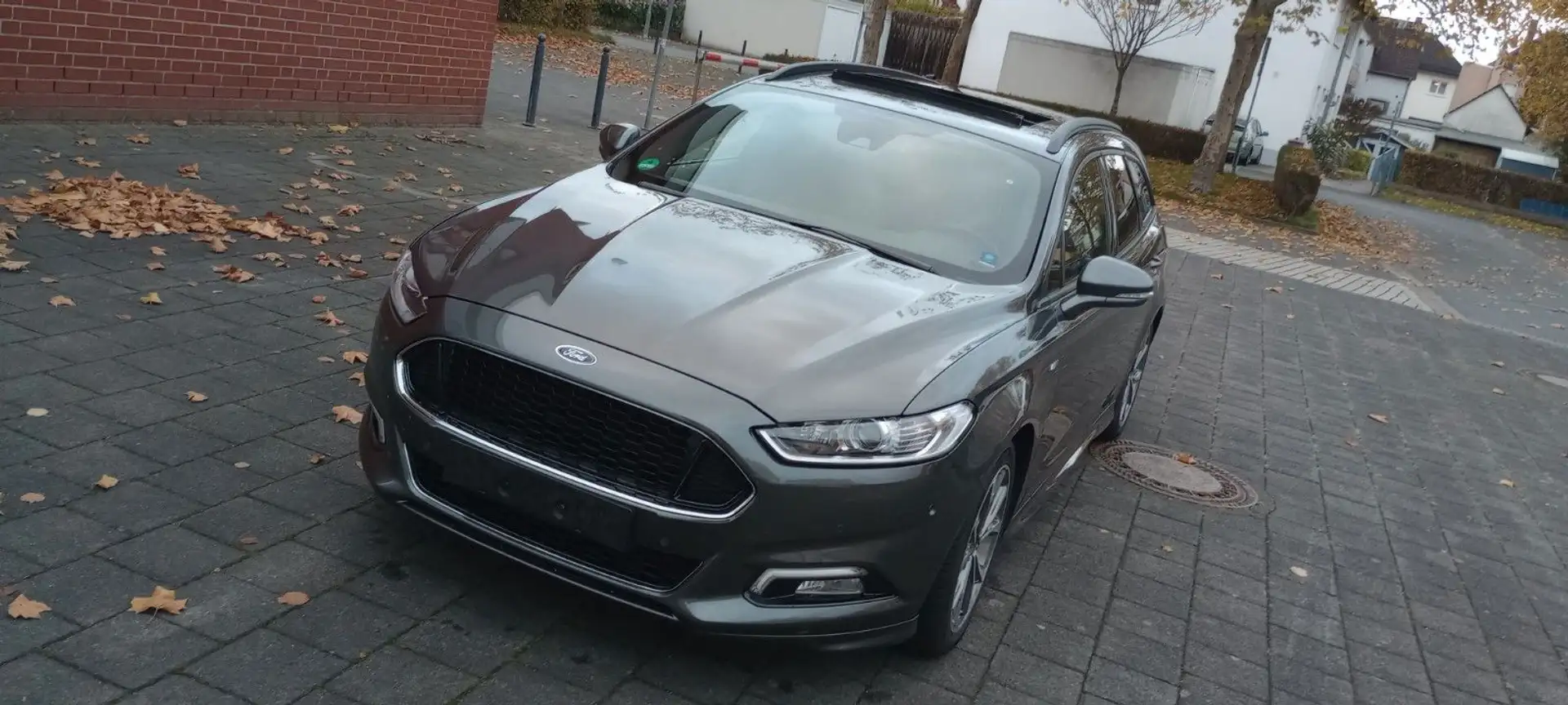 Ford Mondeo Kombi ST-LineTeilled NaviSpurh Scheckheft Gris - 2
