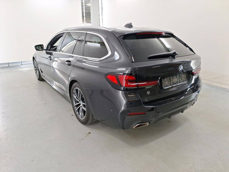 BMW 518 dA 150 Touring Kit M **CUIR SPORT-TOIT OUVRANT-CAMERA-DIGITAL-KEYLESS** — photo 4