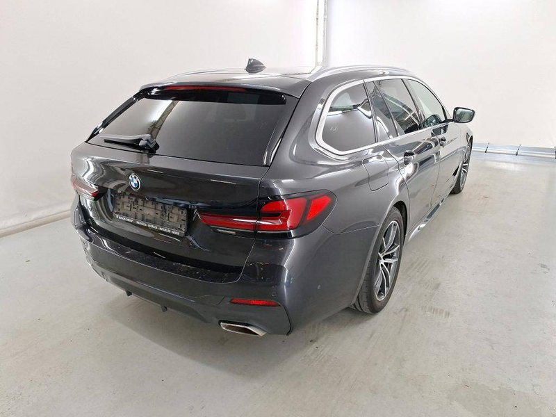 BMW 518 dA 150 Touring Kit M **CUIR SPORT-TOIT OUVRANT-CAMERA-DIGITAL-KEYLESS** — photo 5