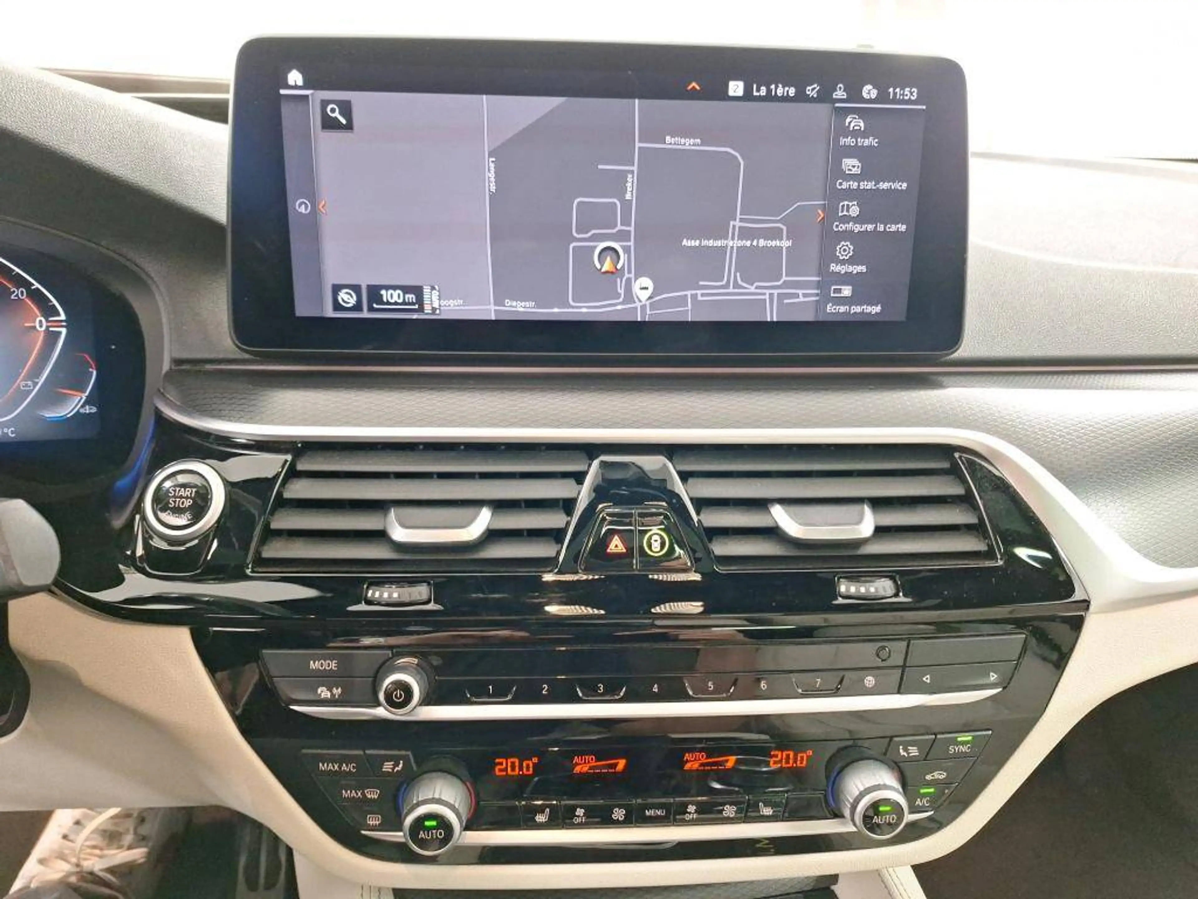 BMW 518 dA 150 Touring Kit M **CUIR SPORT-TOIT OUVRANT-CAMERA-DIGITAL-KEYLESS** — photo 9