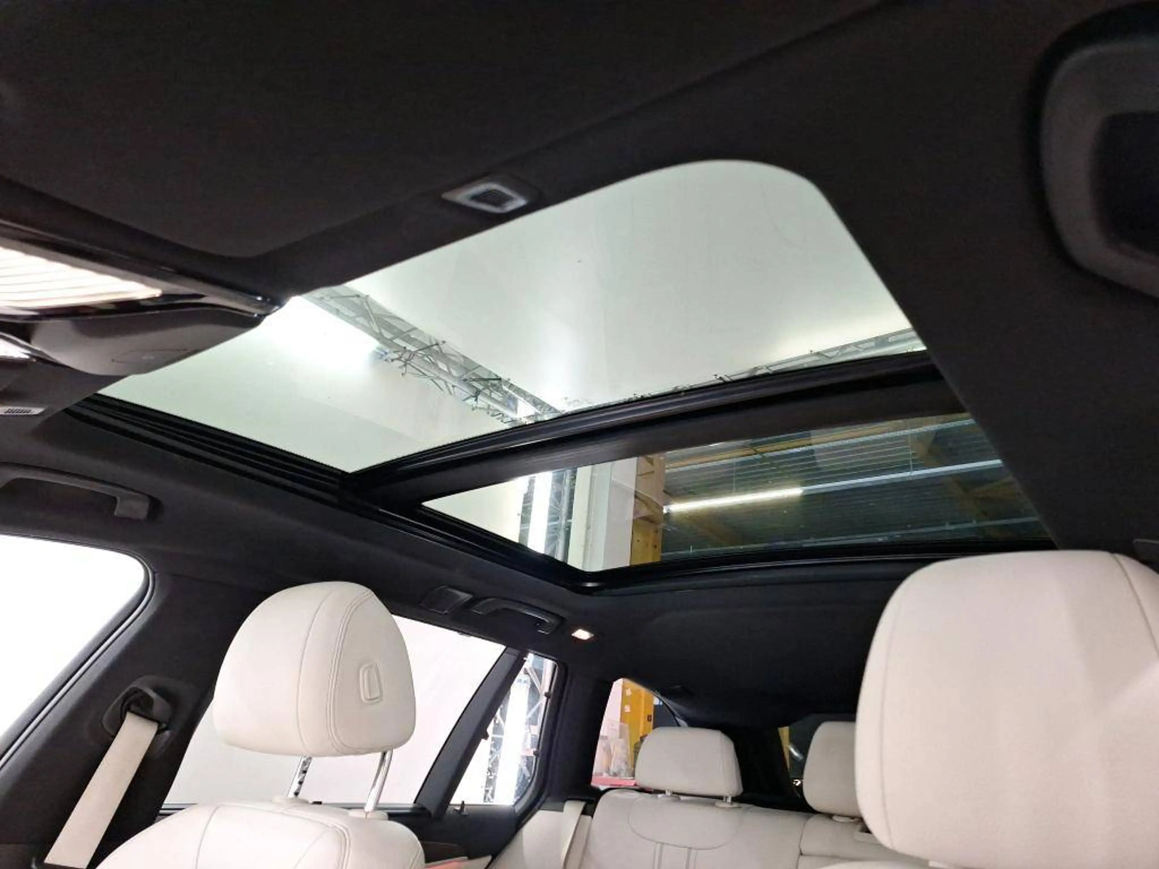 BMW 518 dA 150 Touring Kit M **CUIR SPORT-TOIT OUVRANT-CAMERA-DIGITAL-KEYLESS** — photo 11