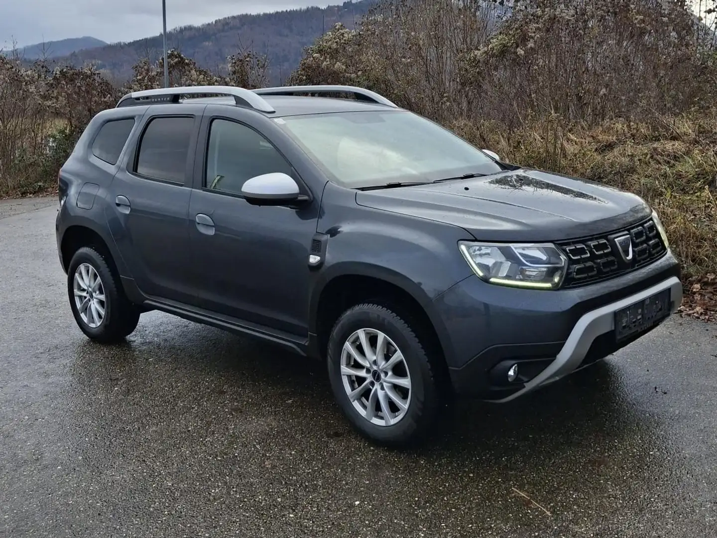 Dacia Duster Duster SCe 115 S Grau - 1