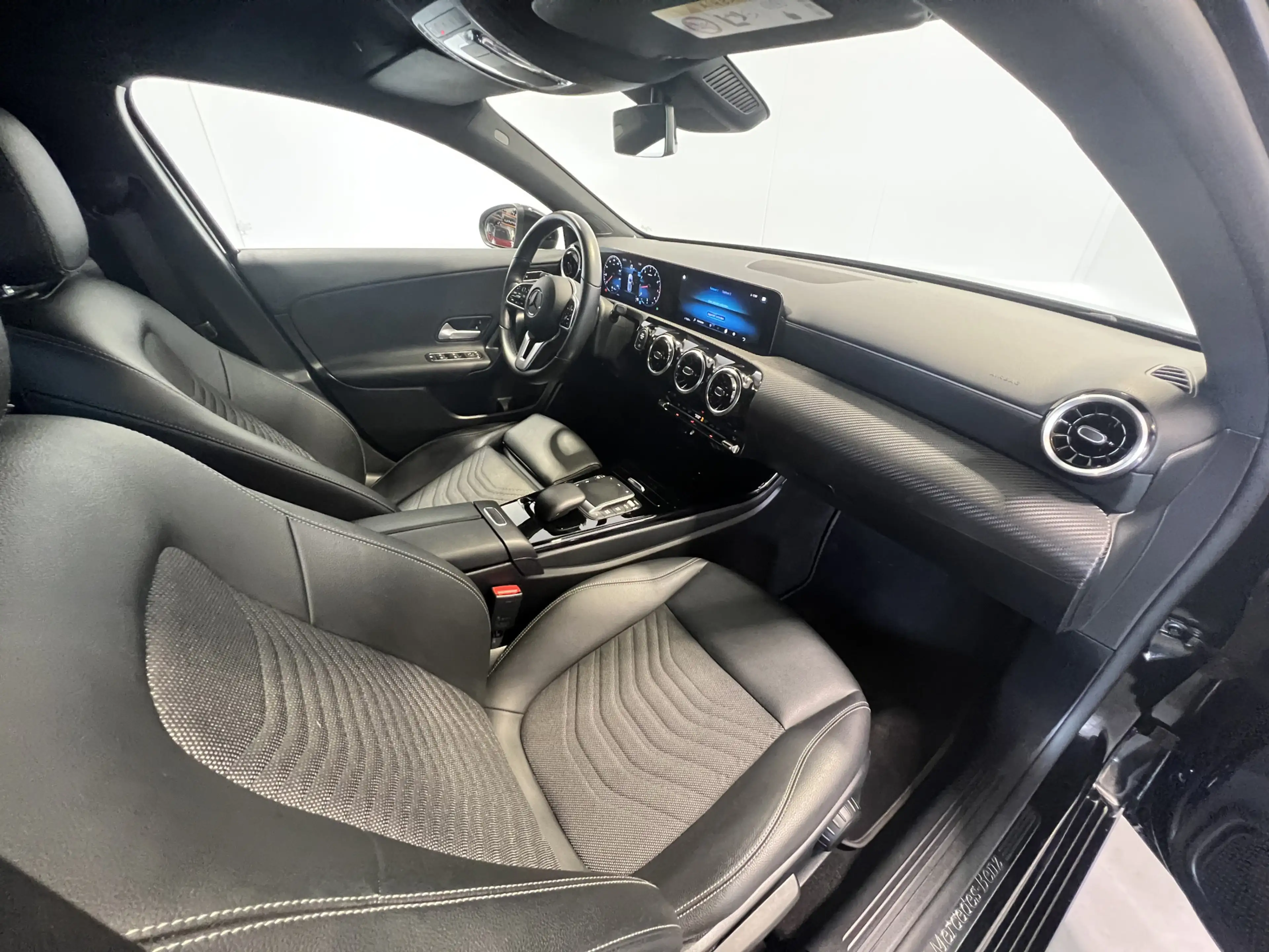 Mercedes-Benz A 200 AMG Line | Navigatie/Android/Apple Carplay | LM Ve — photo 33