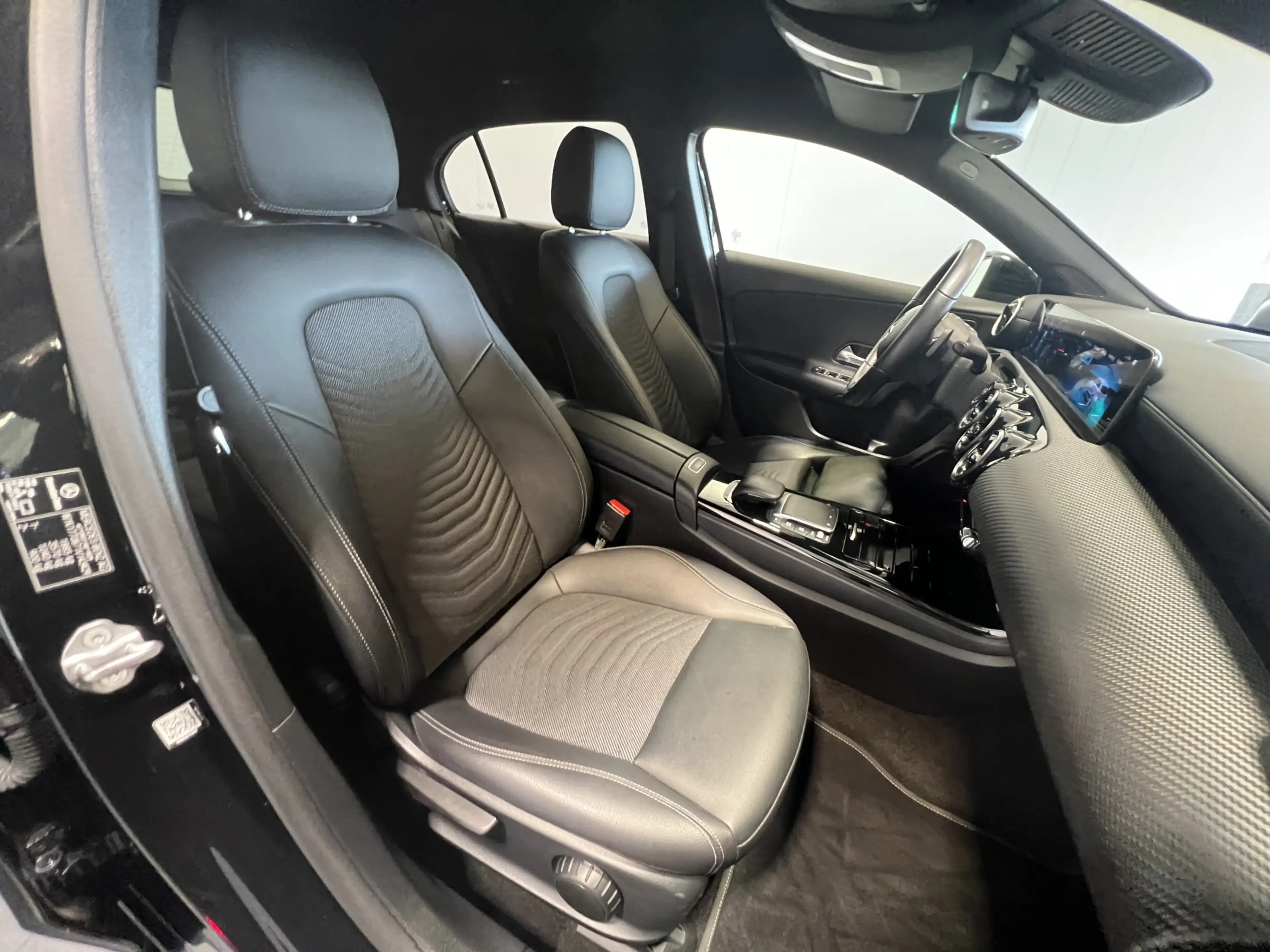 Mercedes-Benz A 200 AMG Line | Navigatie/Android/Apple Carplay | LM Ve — photo 32
