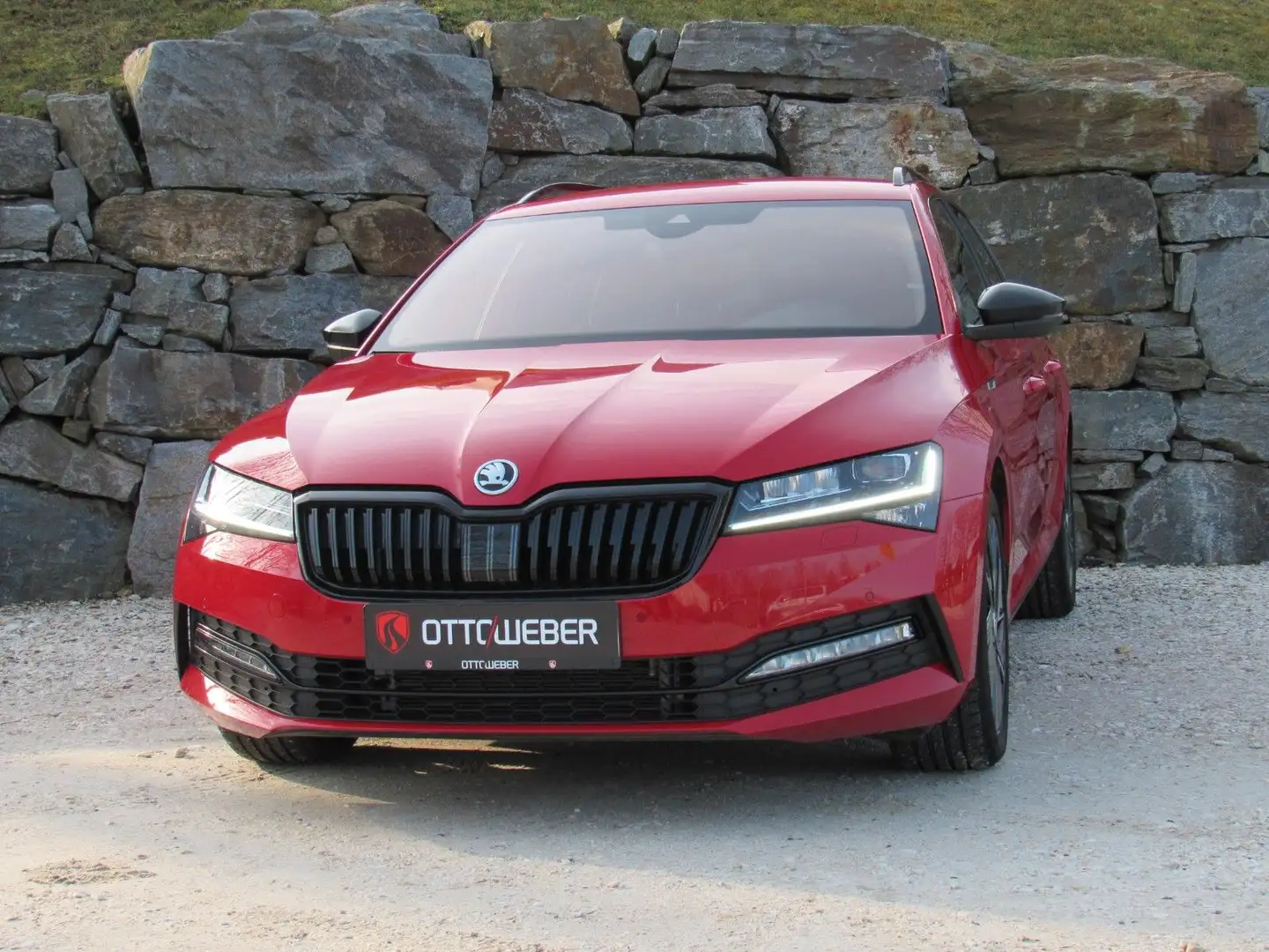 Skoda Superb 2.0 TDI SCR 147kW DSG SPORTLINE COMBI Rot - 2