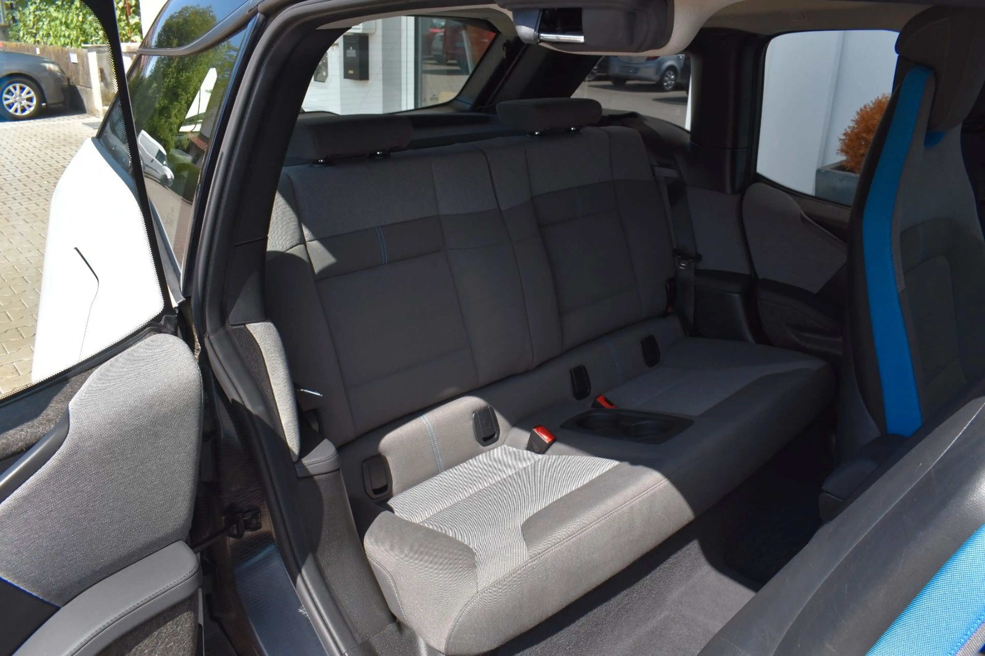 BMW i3 (120 Ah) Comfort Navi Sitzhzg Kamera PDC — photo 12