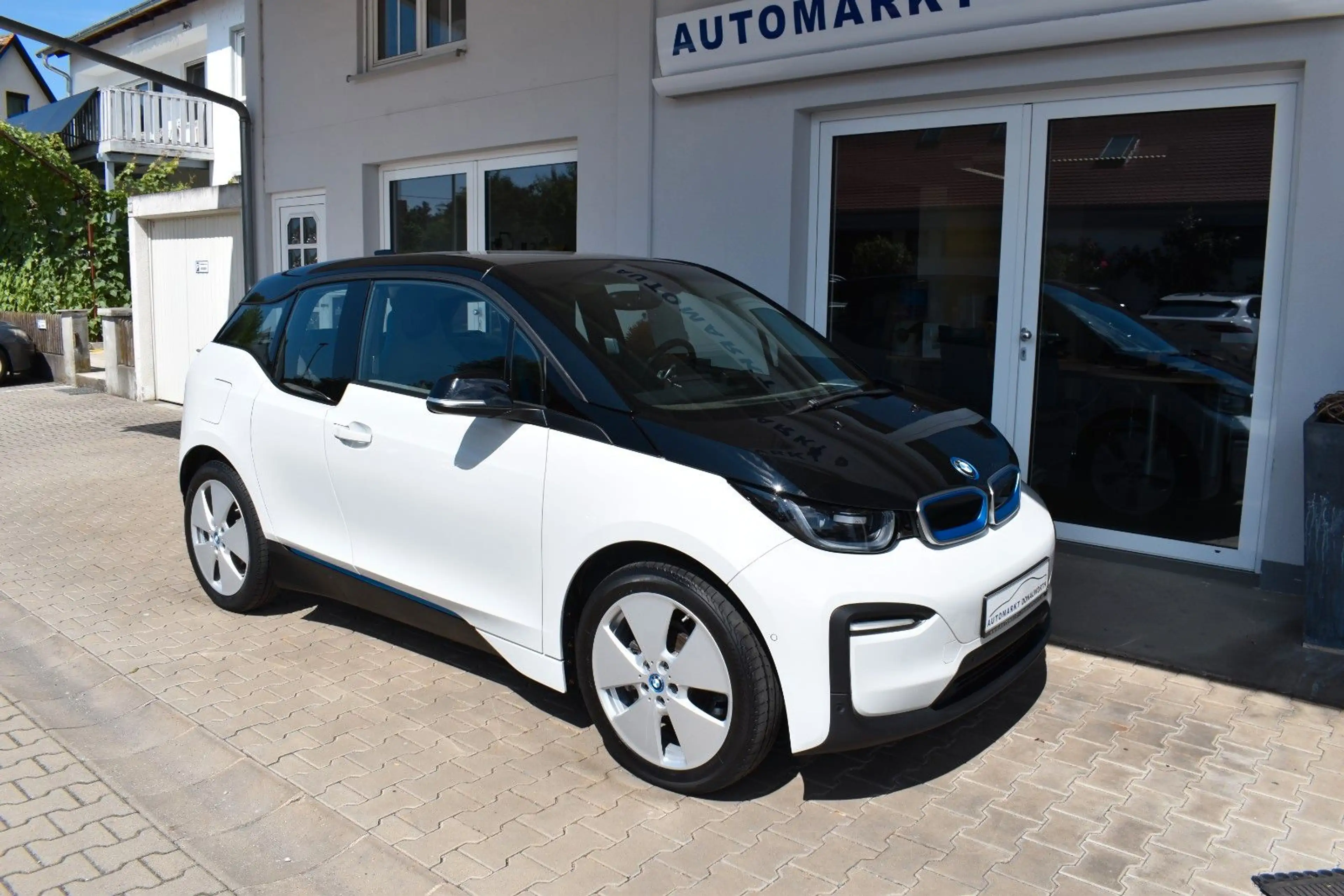 BMW i3 (120 Ah) Comfort Navi Sitzhzg Kamera PDC — photo 9