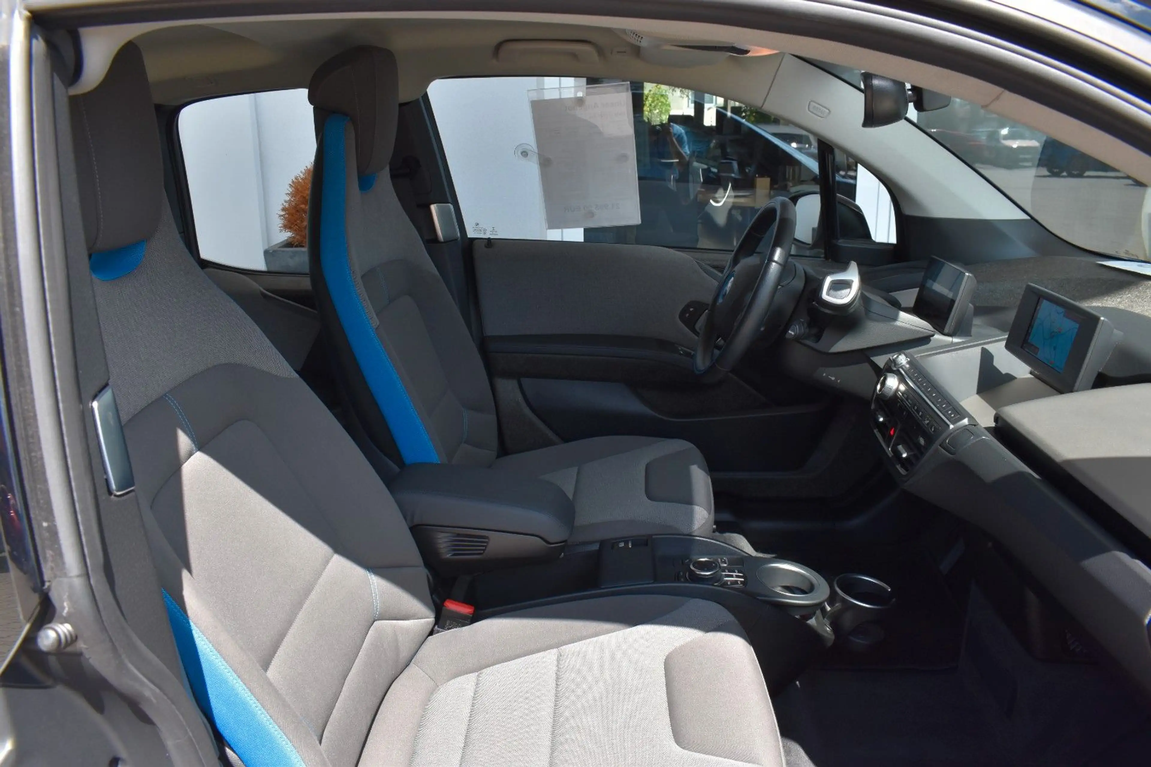 BMW i3 (120 Ah) Comfort Navi Sitzhzg Kamera PDC — photo 11
