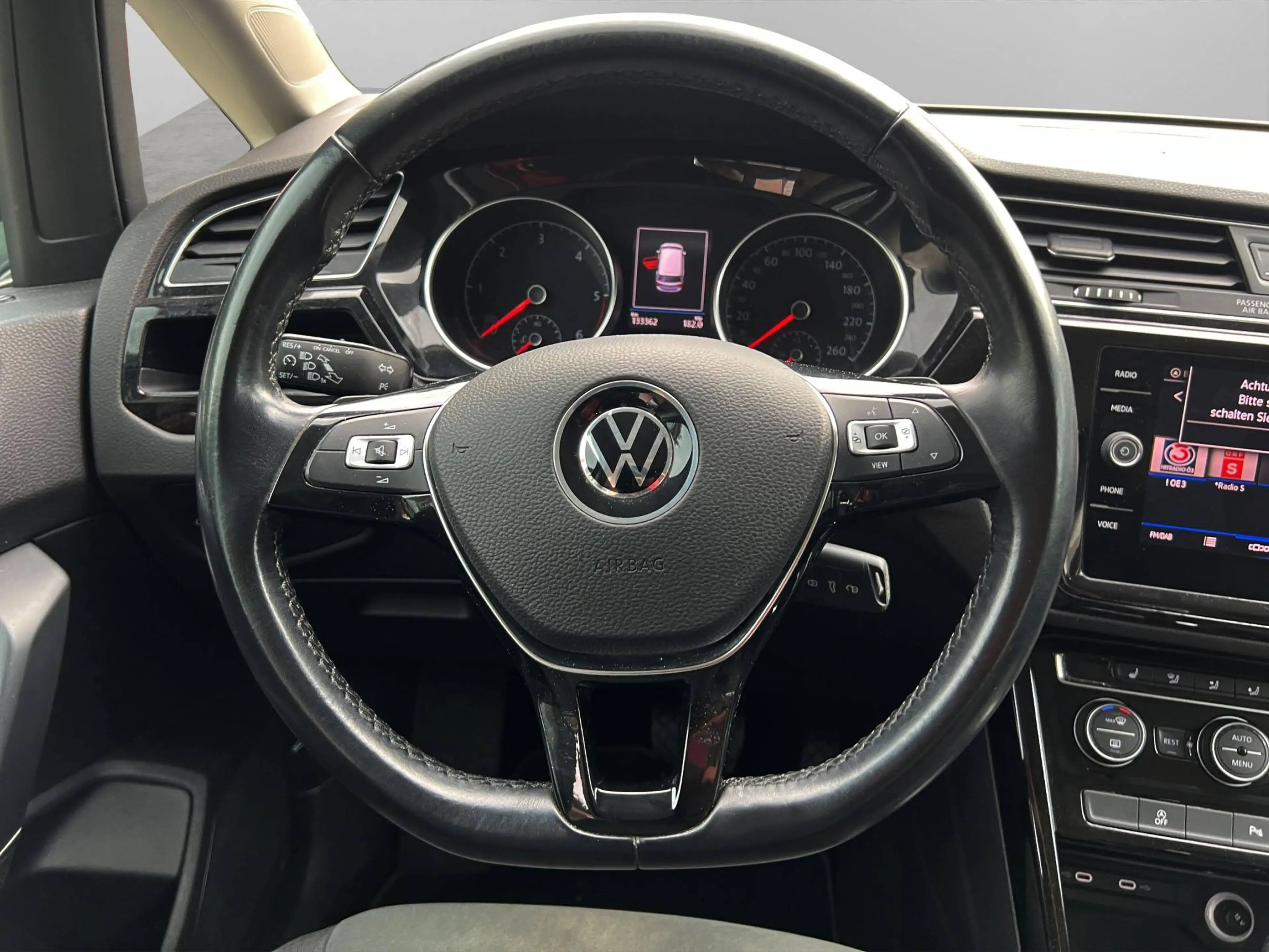 Volkswagen Touran Touran Comfortline 2,0 BMT TDI DSG Comfortline — photo 9