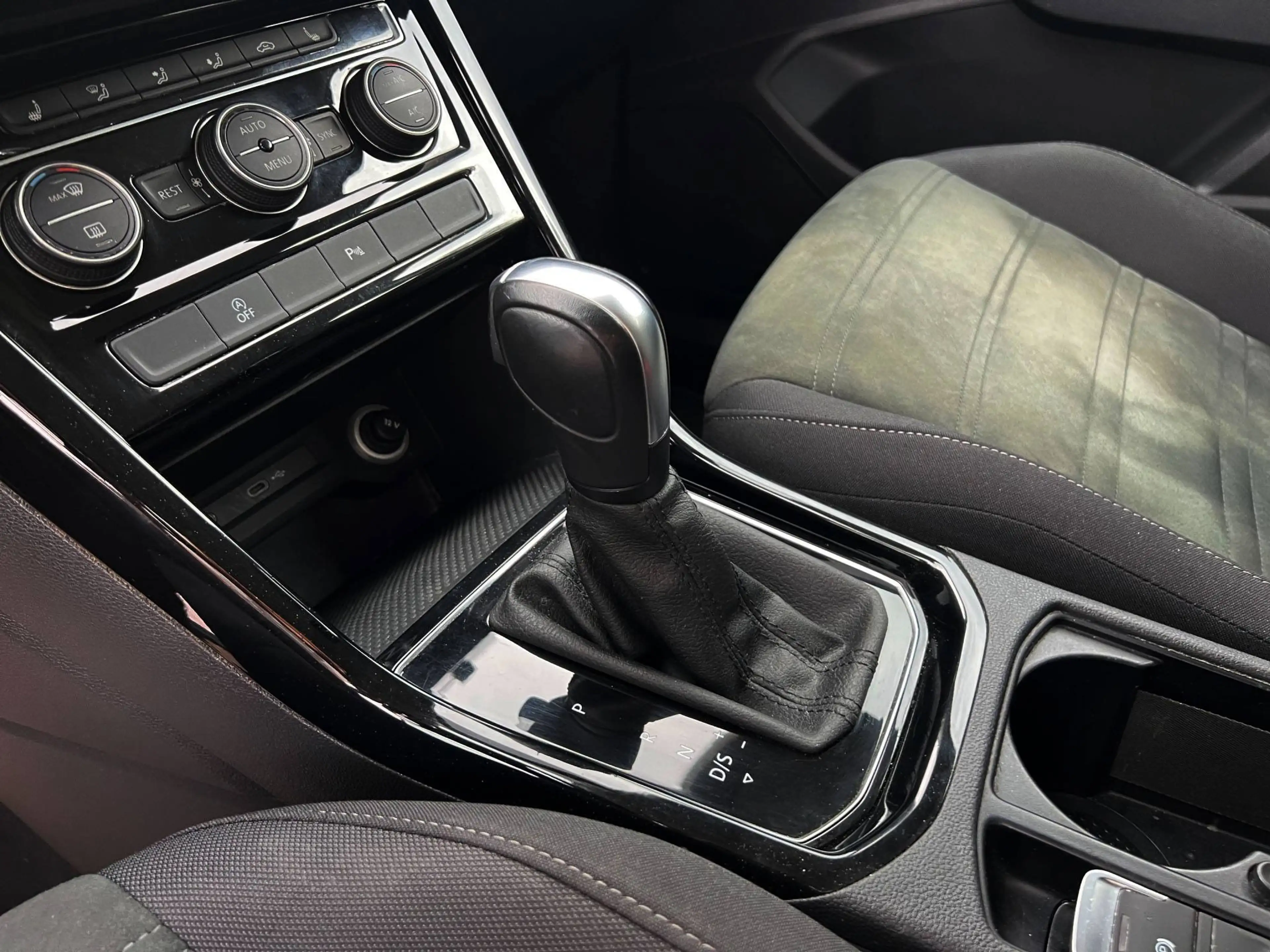 Volkswagen Touran Touran Comfortline 2,0 BMT TDI DSG Comfortline — photo 12