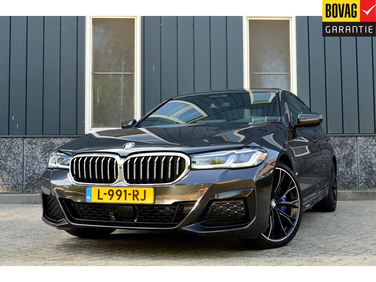 BMW 530 5-serie 530i xDrive M-Sport Rijklaarprijs-Garantie Grijs - 1
