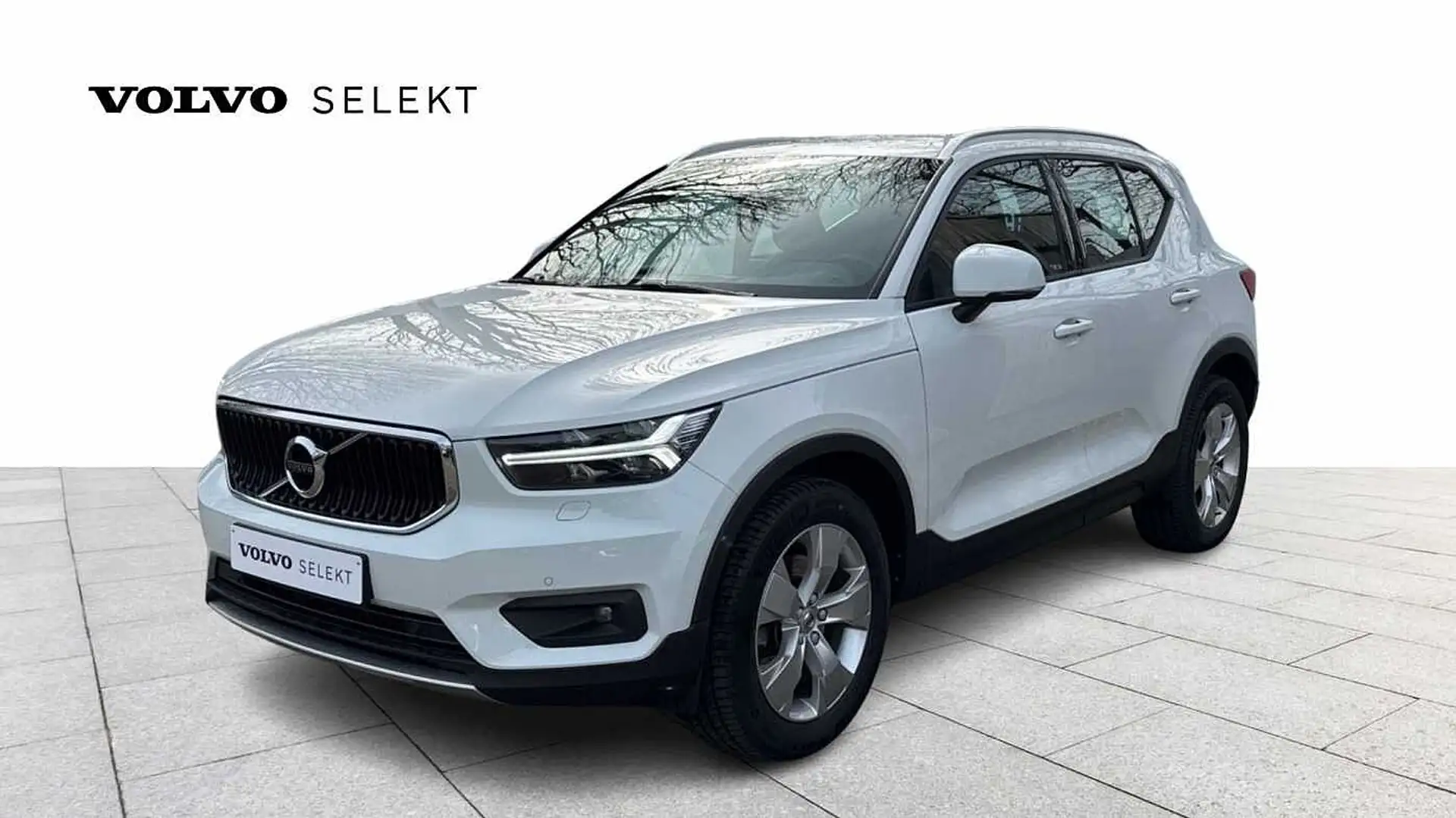 Volvo XC40 Momentum Pro, B4 mildhybrid Blanc - 1