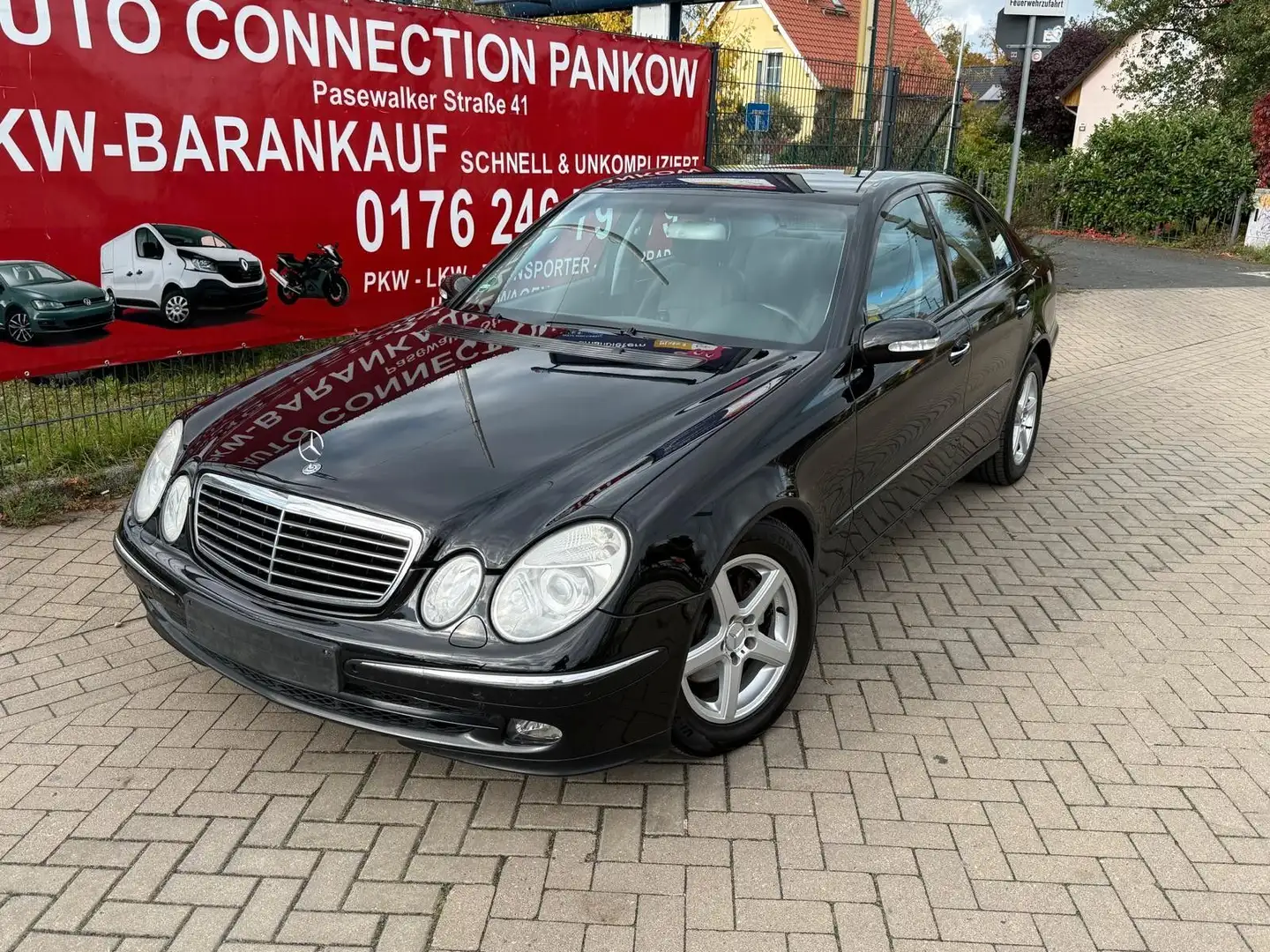 Mercedes-Benz E 240 Lim. AVANTGARDE**AUTOMATIK*TÜV 04/26** Schwarz - 1