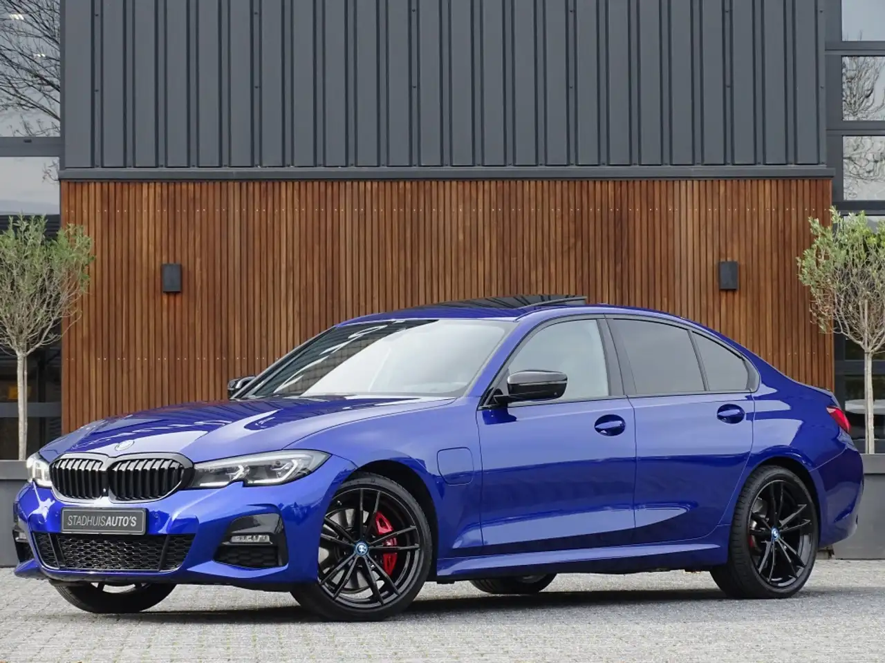 BMW 330