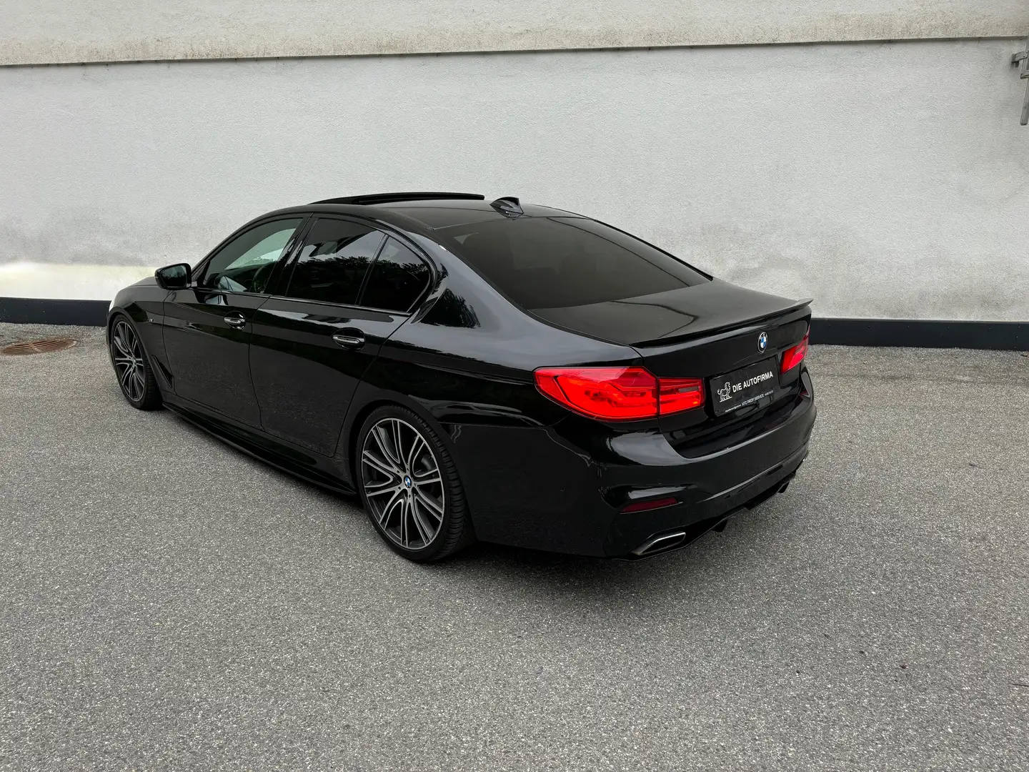 BMW 530 d xDrive M Sport*Schiebedach*Alcantara*Tiefschwarz Zwart - 2