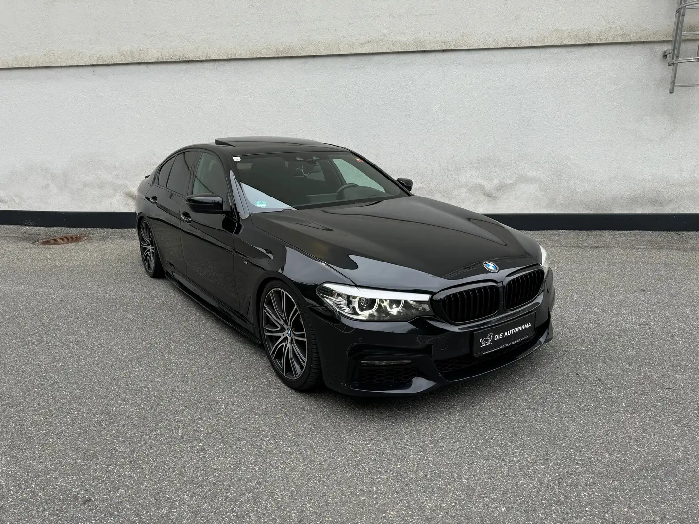 BMW 530 d xDrive M Sport*Schiebedach*Alcantara*Tiefschwarz Zwart - 1