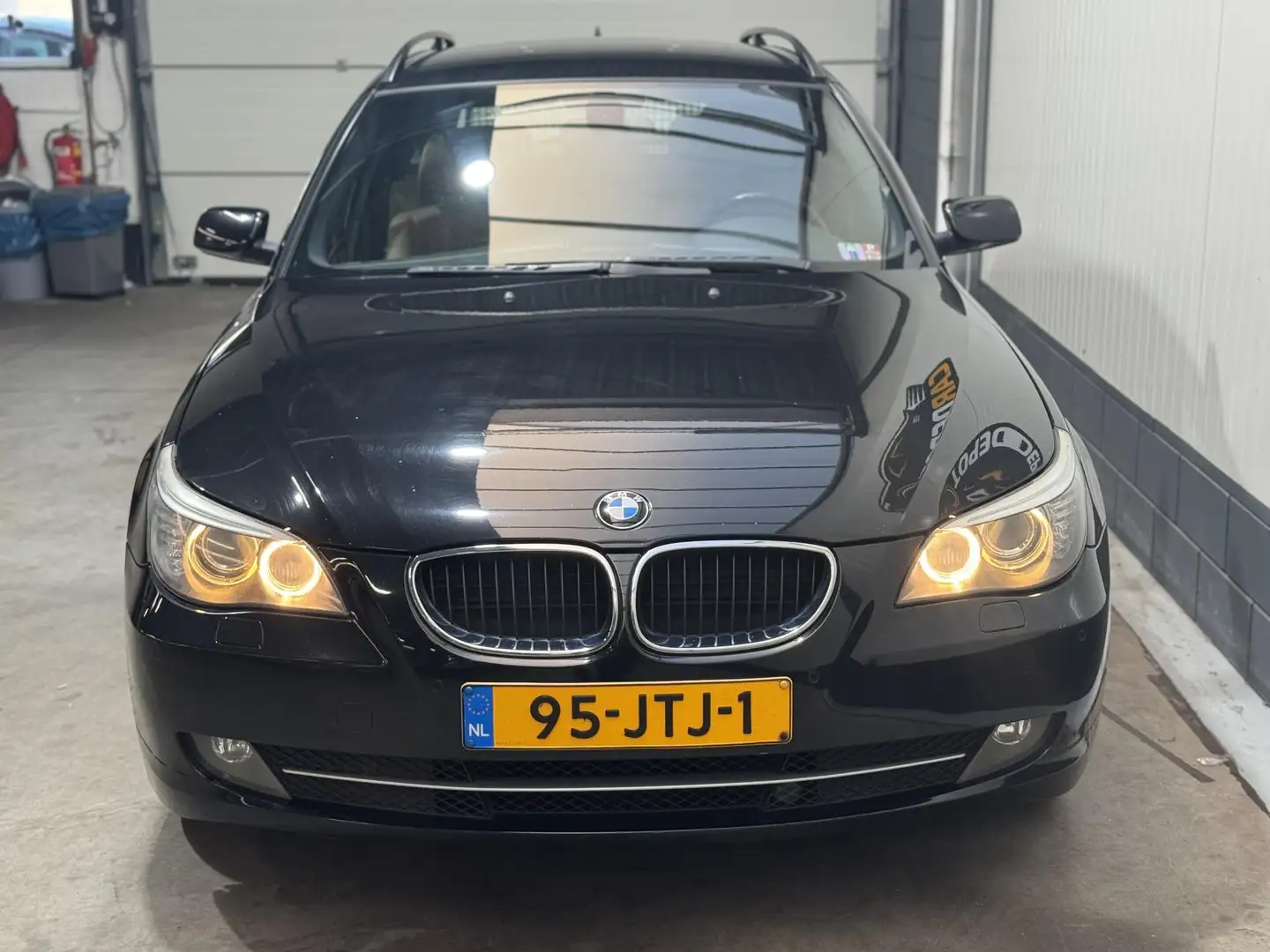BMW 520 5-serie Touring 520i Corporate Lease Schwarz - 2