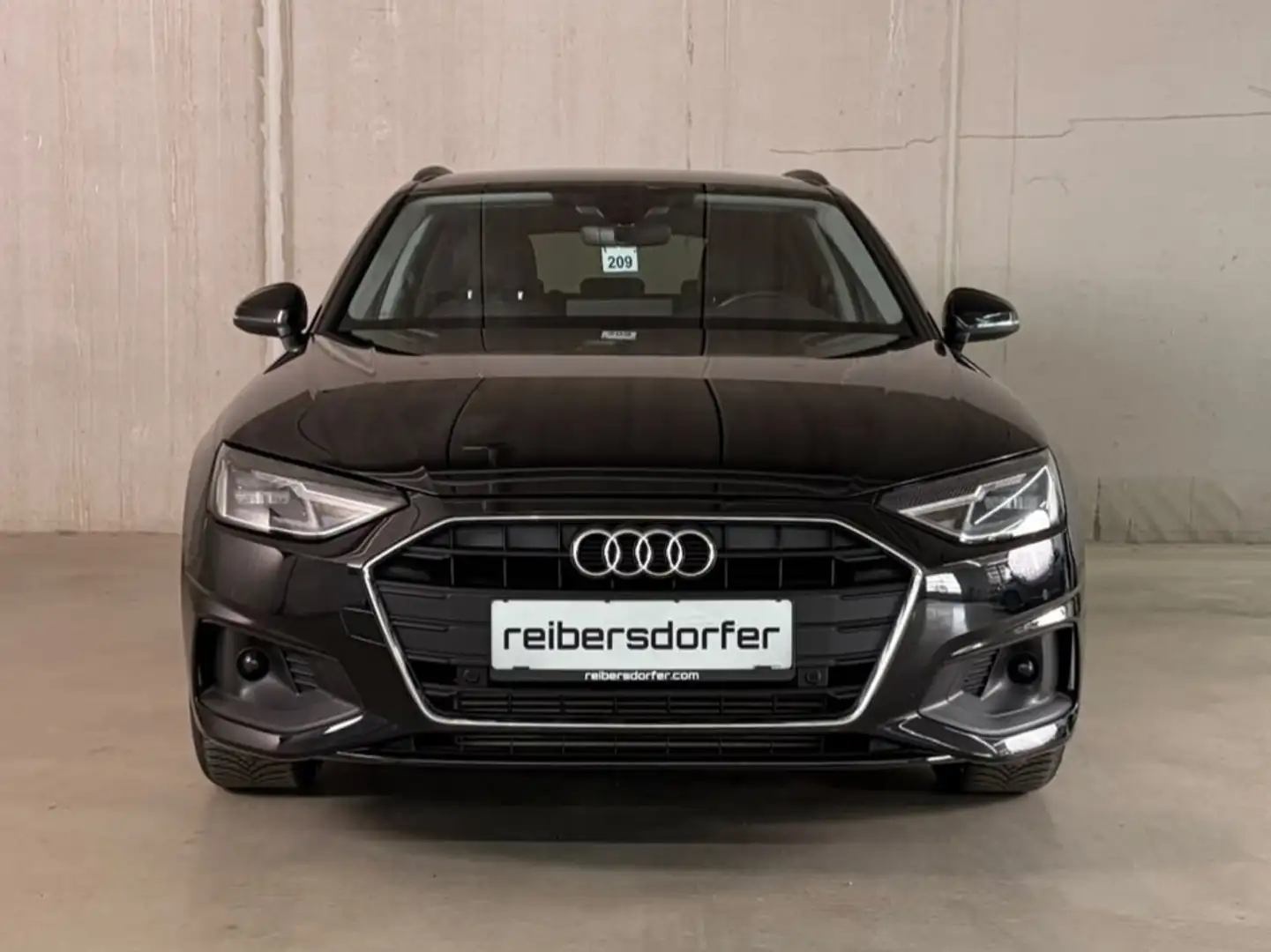Audi A4 35 TFSI Schwarz - 2