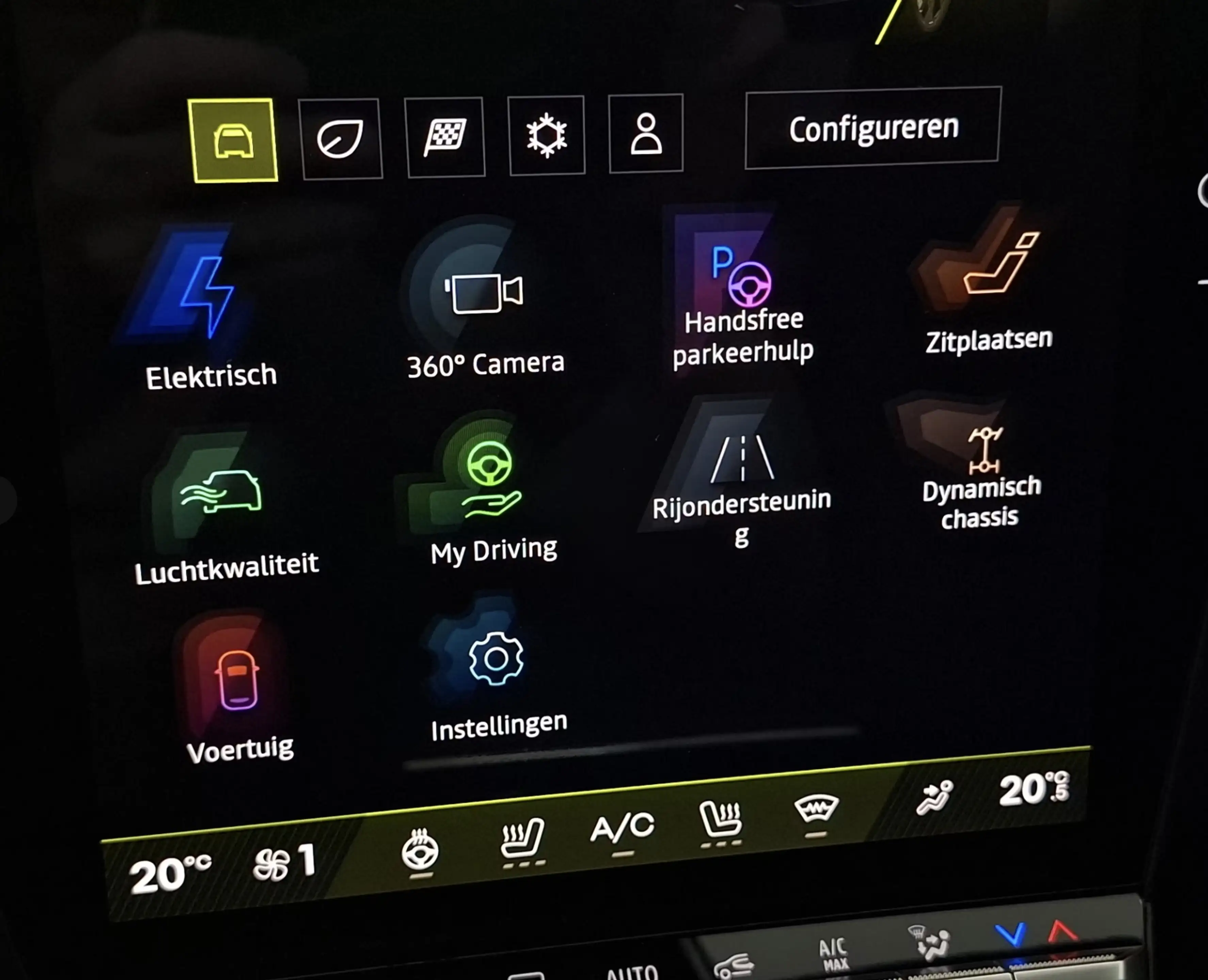 Renault Rafale 1.2 E-Tech 4x4 plug-in hybrid 300 esprit Alpine Pa — photo 15