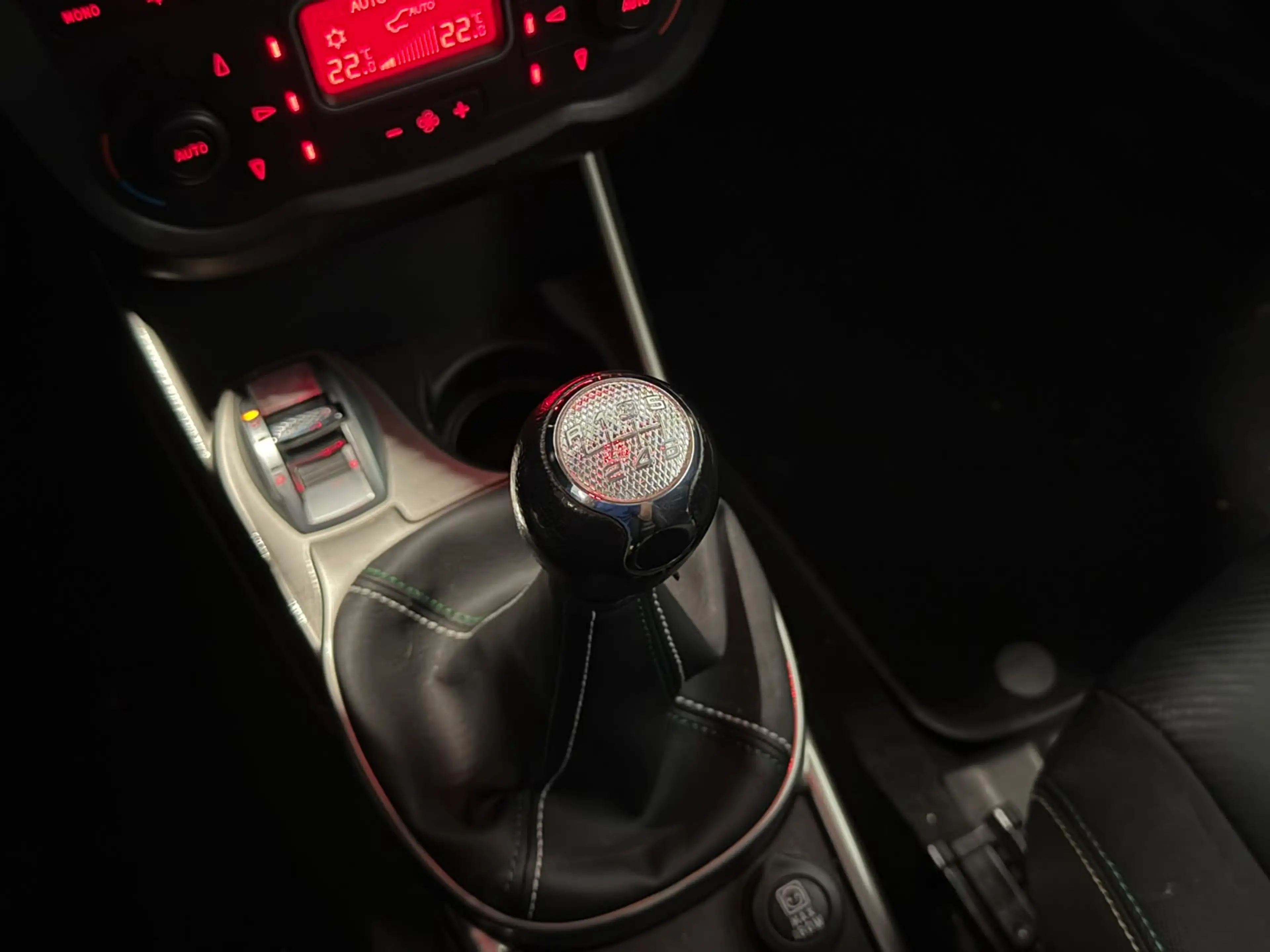Alfa Romeo MiTo 1.4 T 155PK Sport Carbon Sabelt Schaalstoelen Spor — photo 13