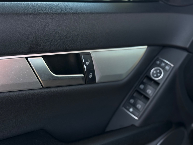 Mercedes-Benz C 250 T CGI Blue HARMANKARDON/LED/NAVI/LEDER/AHK — photo 9