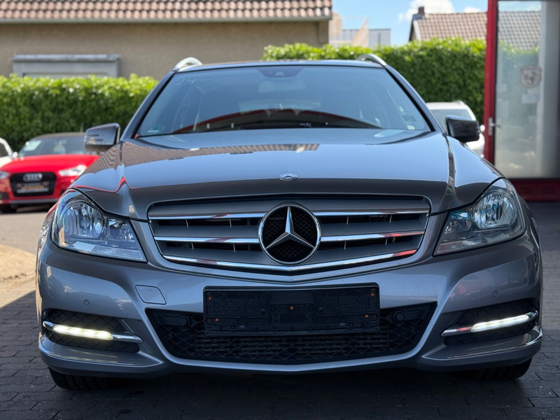 Mercedes-Benz C 250 T CGI Blue HARMANKARDON/LED/NAVI/LEDER/AHK — photo 2