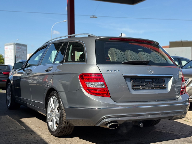 Mercedes-Benz C 250 T CGI Blue HARMANKARDON/LED/NAVI/LEDER/AHK — photo 6