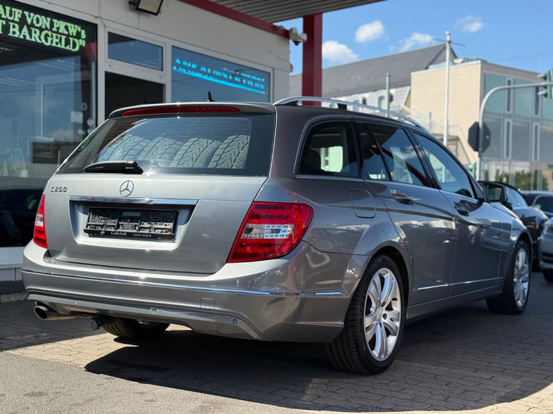 Mercedes-Benz C 250 T CGI Blue HARMANKARDON/LED/NAVI/LEDER/AHK — photo 4