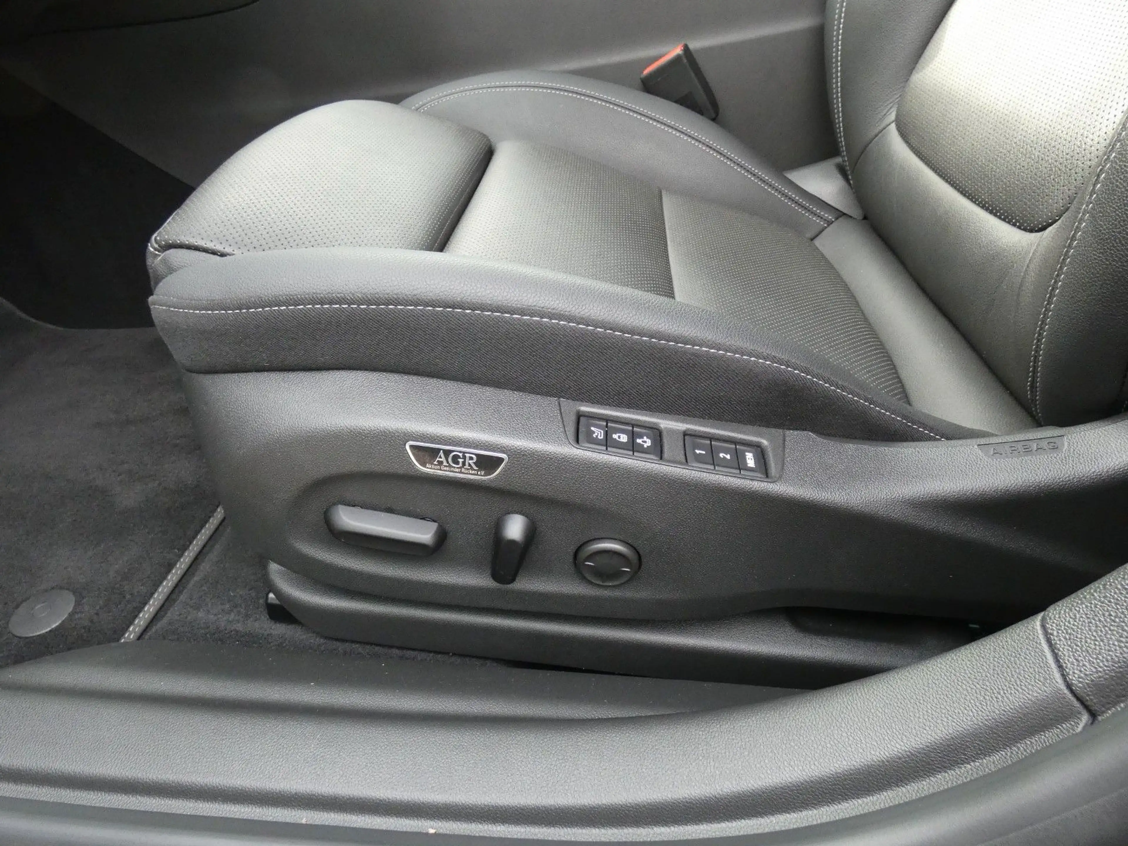 Opel Insignia 2.0 D SHZ Navi LED-MA Leder Massage AGR — photo 11