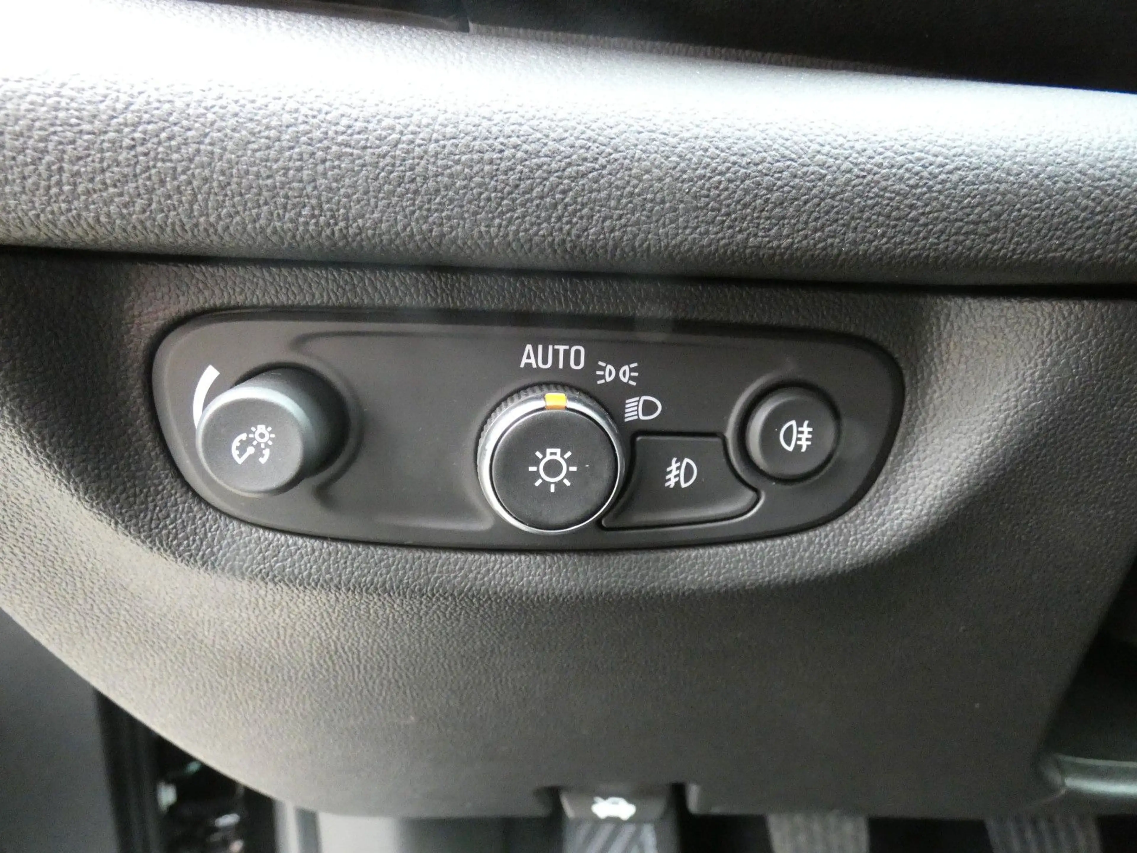 Opel Insignia 2.0 D SHZ Navi LED-MA Leder Massage AGR — photo 12
