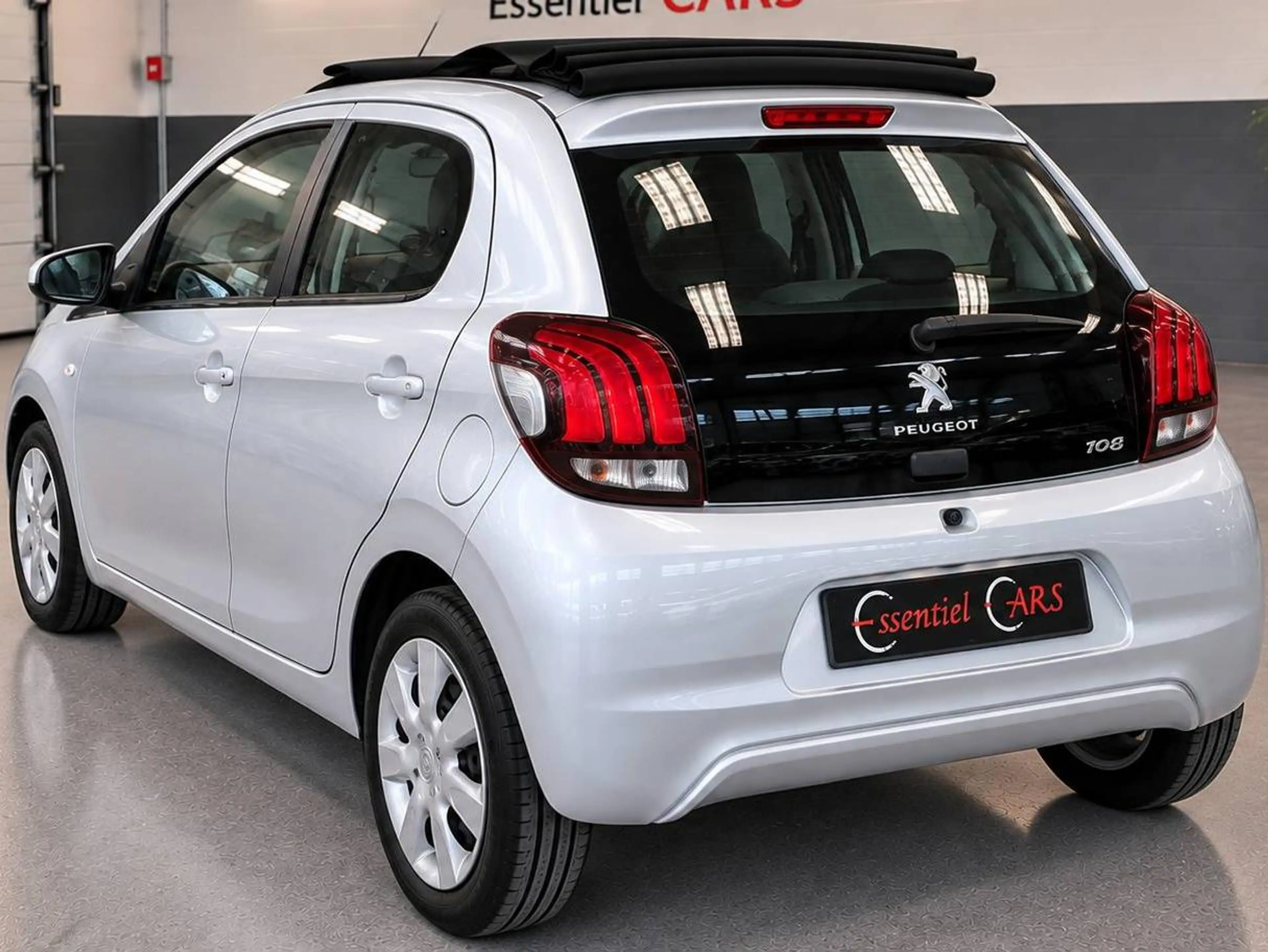 Peugeot 108 Cabriolet 1.2 82cv * 76.000 kms* Airco+Bluetooth* Garantie 1 an — photo 6