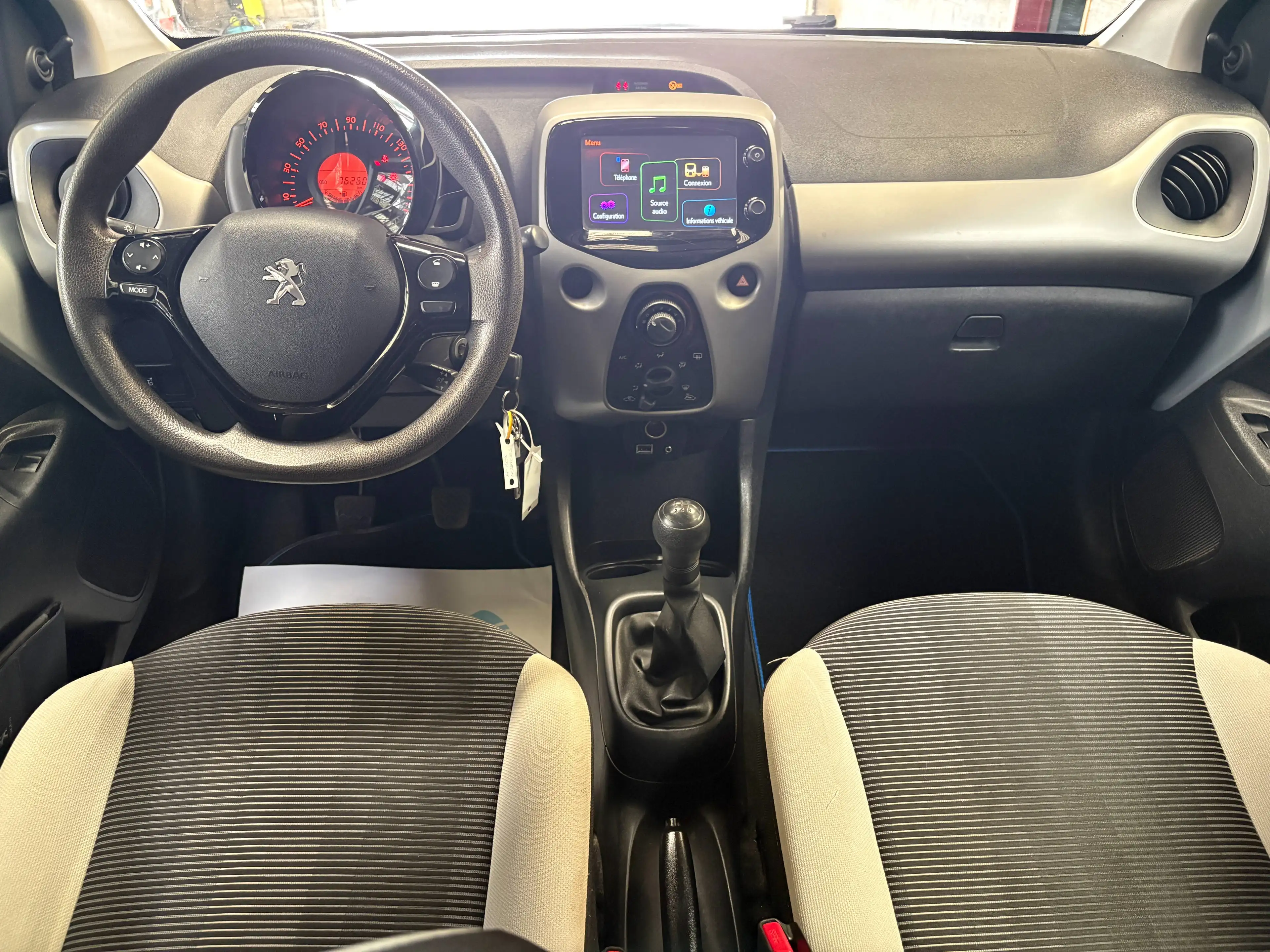 Peugeot 108 Cabriolet 1.2 82cv * 76.000 kms* Airco+Bluetooth* Garantie 1 an — photo 10