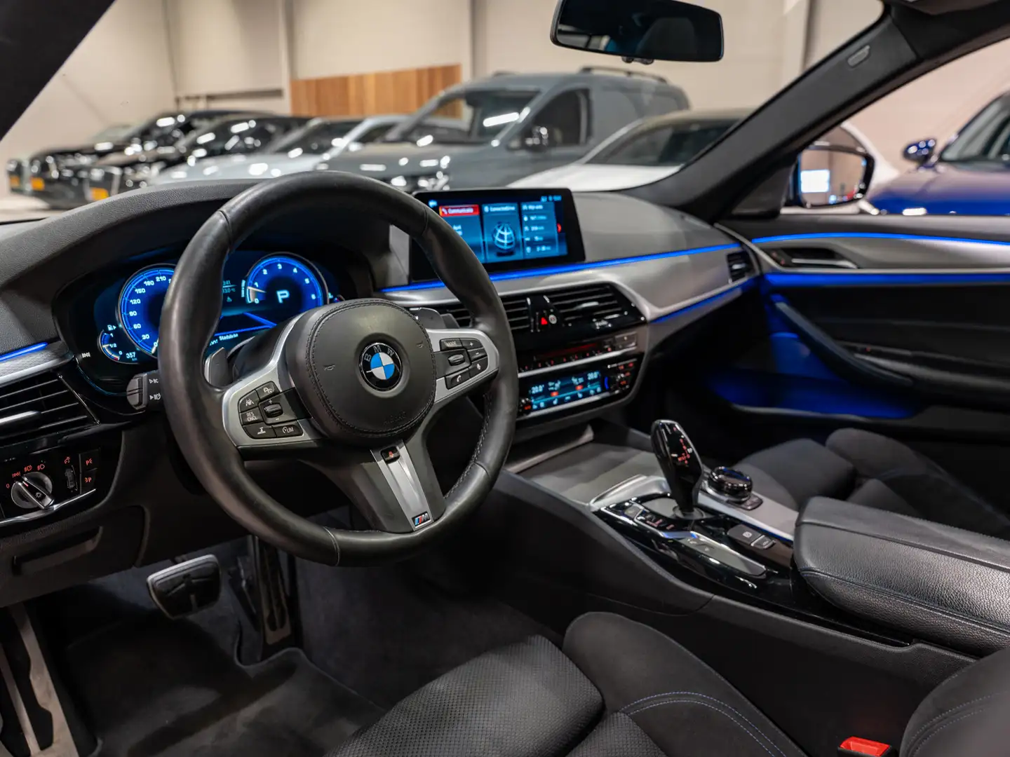 BMW M550 5-serie M550i xDrive High Executive, Pano, ACC, 36 Negro - 2