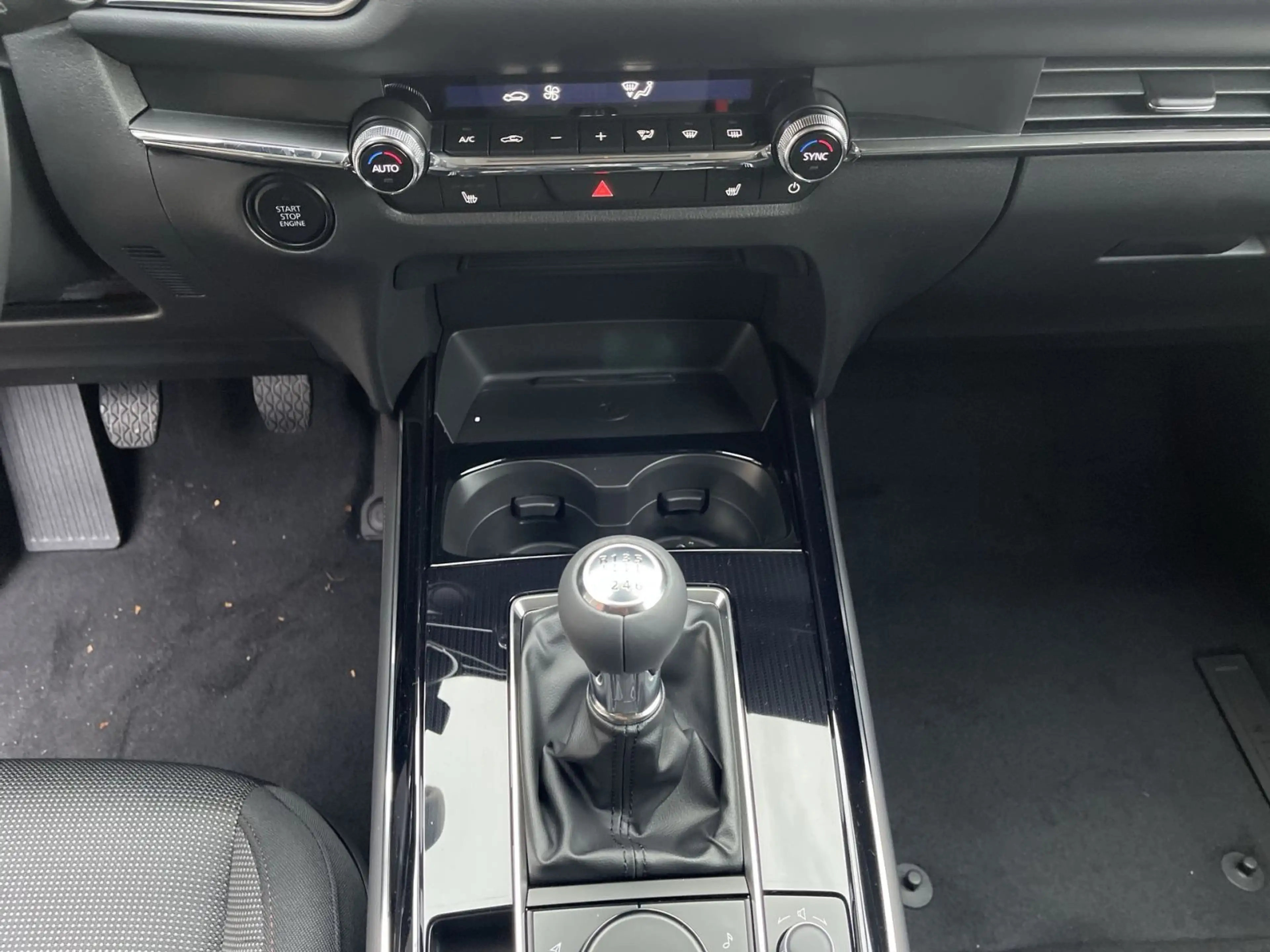 Mazda CX-30 5WGN 2.5L e-SKYACTIV G 140ps 6MT FWD Homur — photo 15