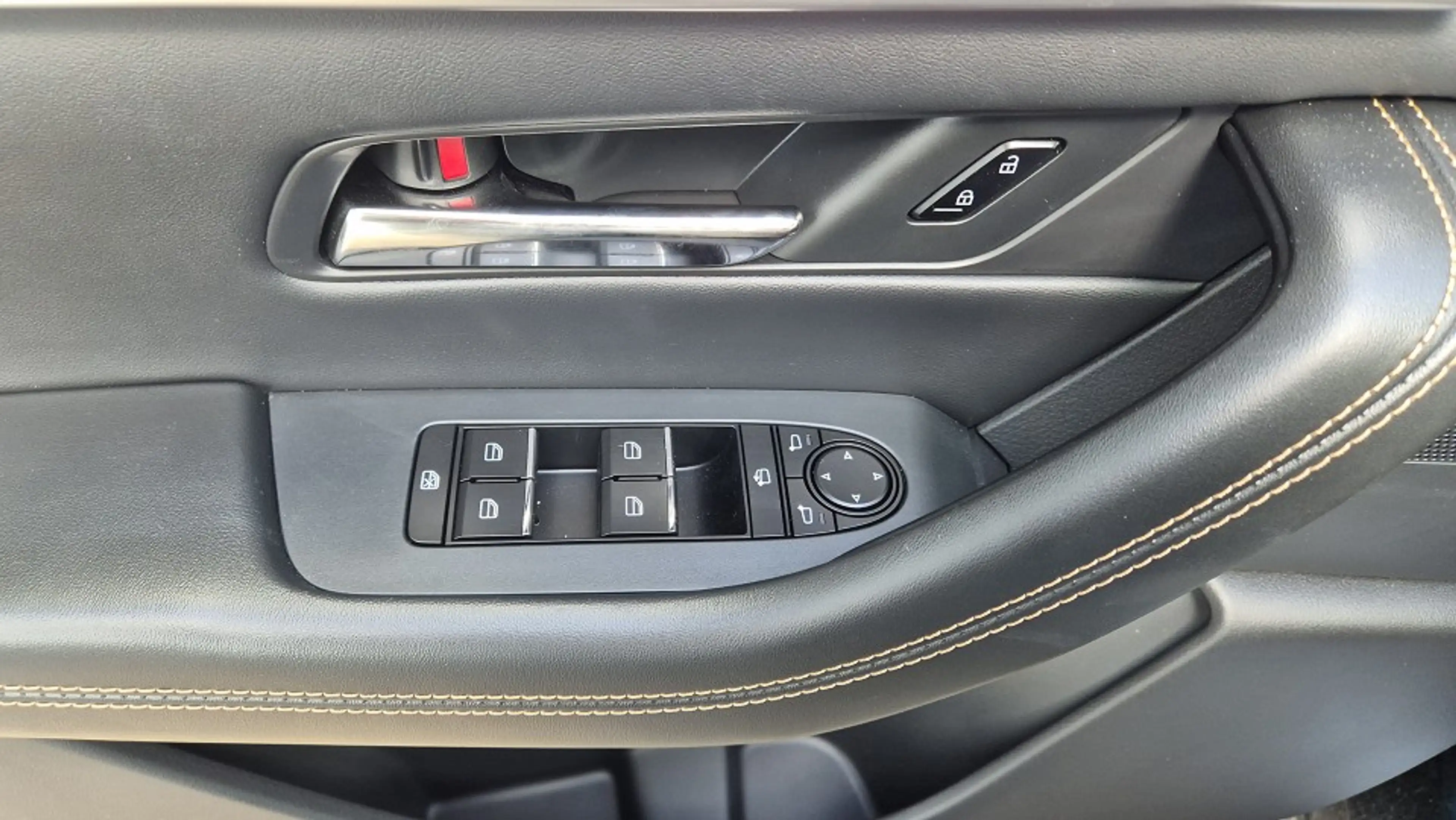 Mazda CX-80 3.3L e-SKYACTIV D 254ps Homura PANO CAHO — photo 10