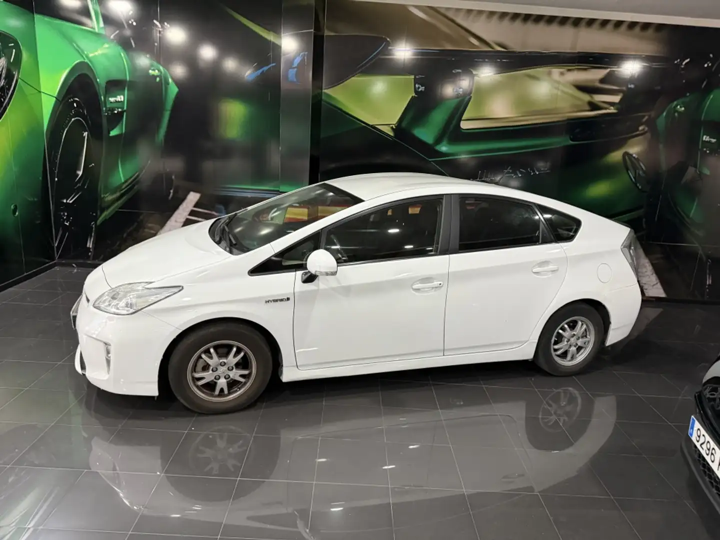 Toyota Prius 1.8 HSD Advance Blanco - 2