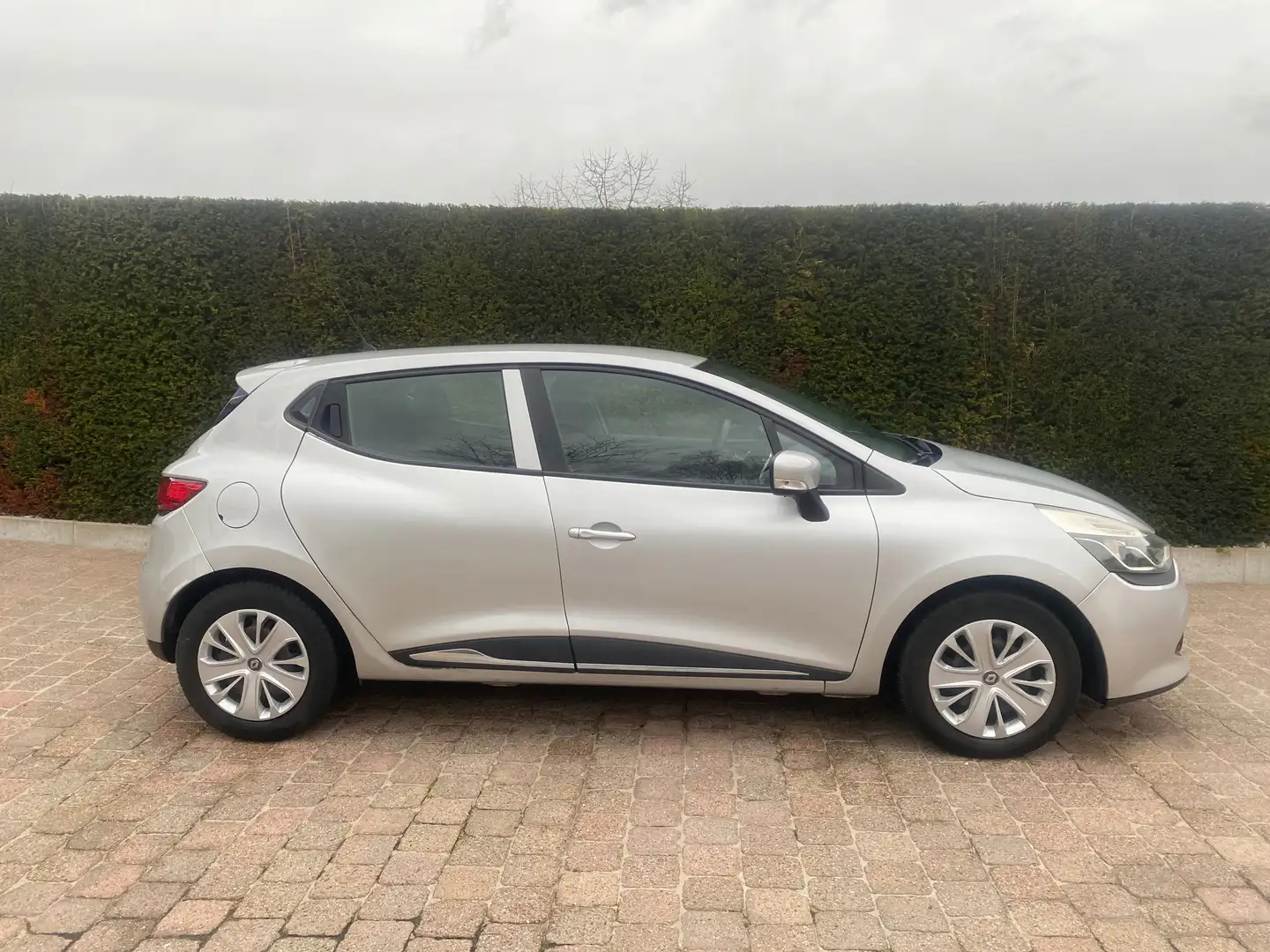 Renault Clio Clio 1.2 16V 75 Experience Zilver - 1