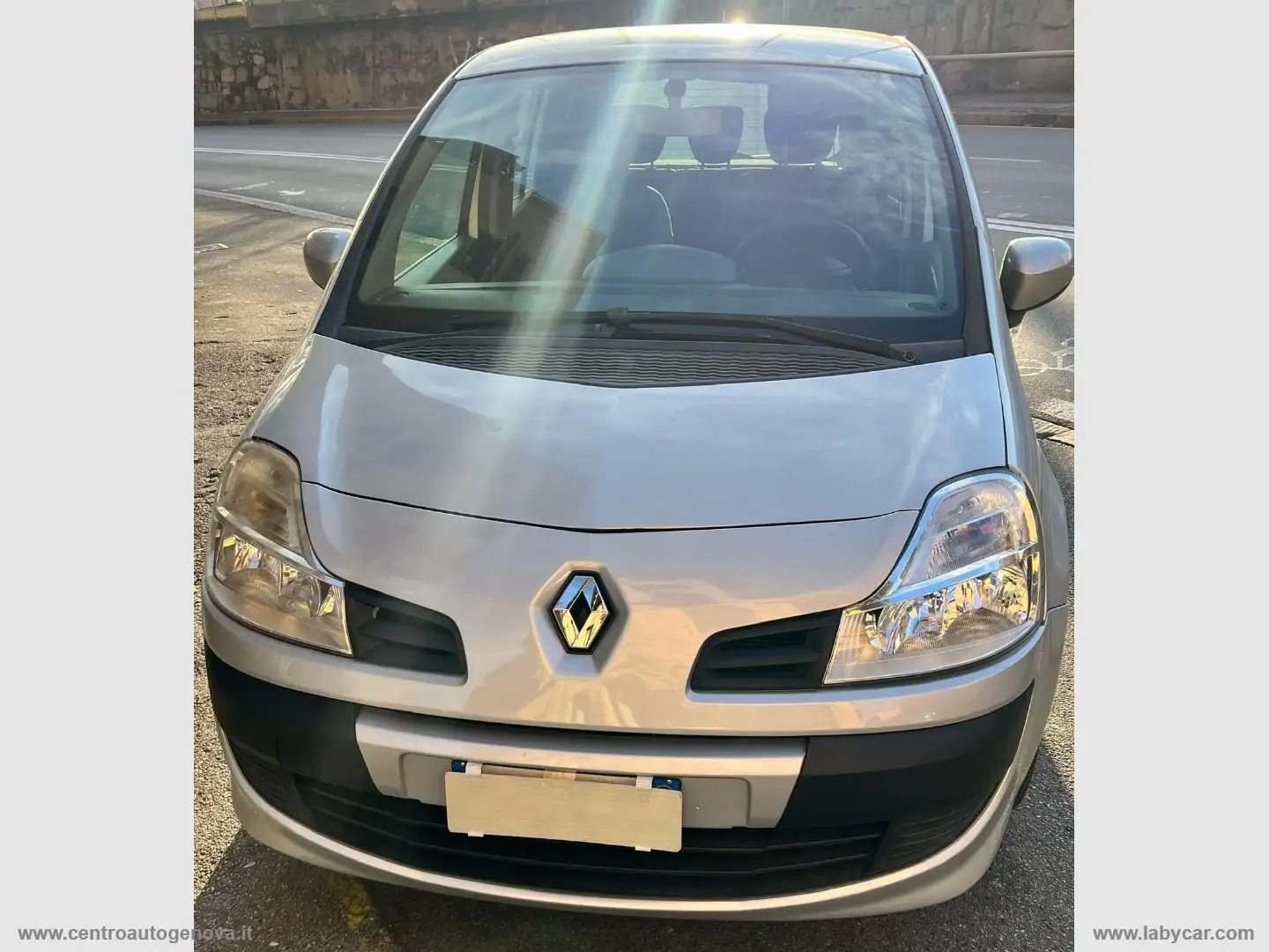 Renault Modus Grand  1.5 dCi 70 CV Gris - 1