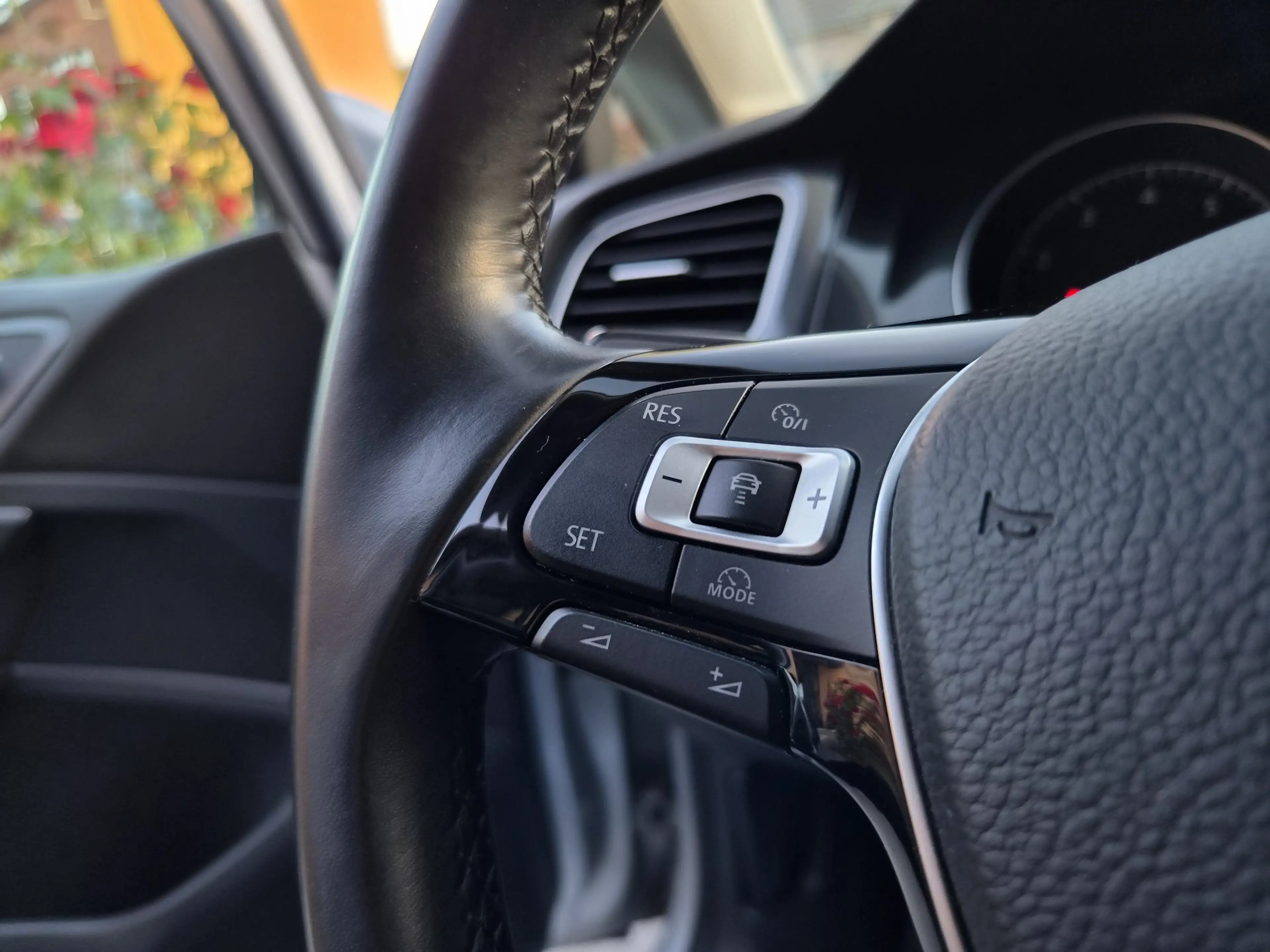 Volkswagen Golf Variant 1.0 TSI / Comfortline / NAVI / CAMERA / CRUISE / L — photo 14