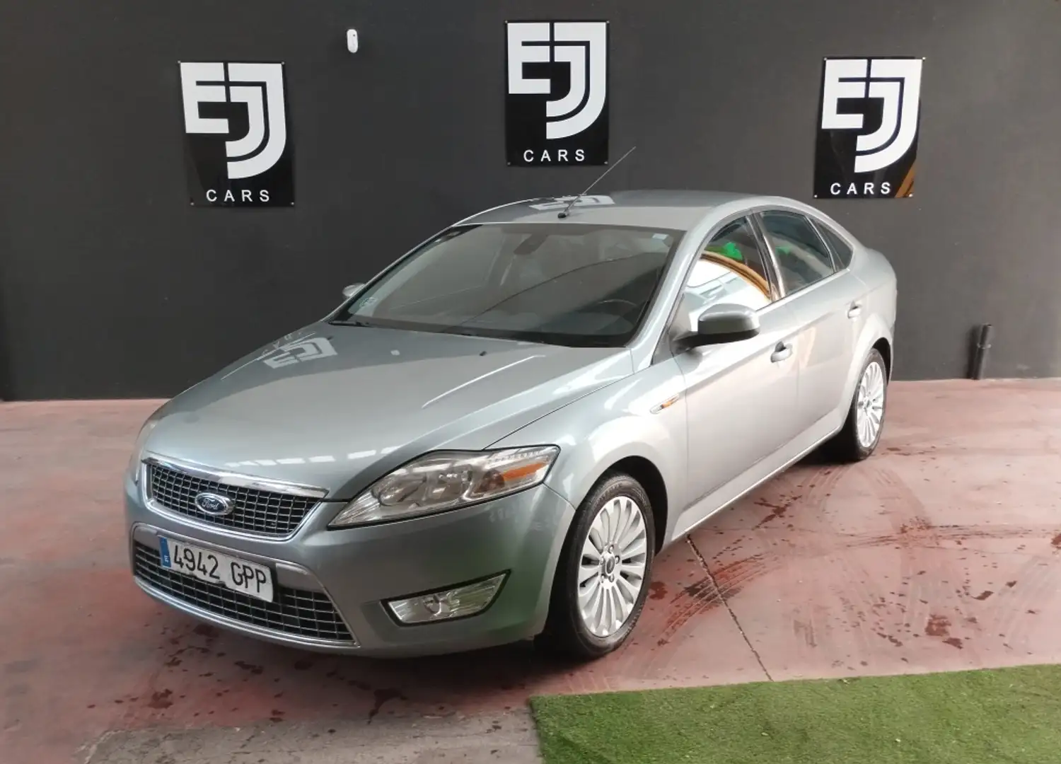 Ford Mondeo 2.0TDCi Ghia Aut. 140 Gris - 1