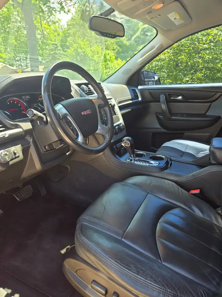 GMC Acadia photo GMC Acadia