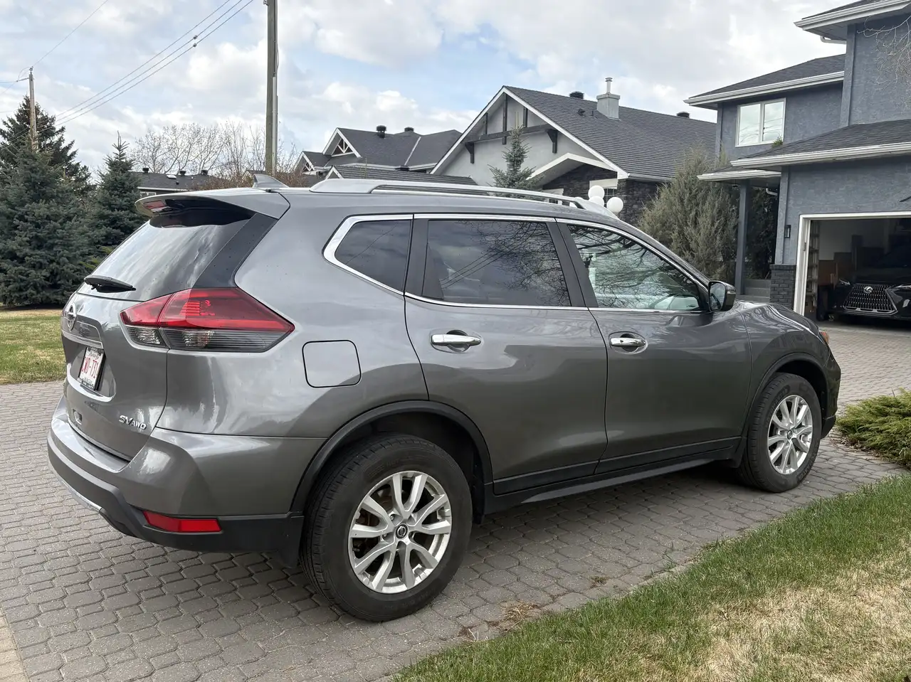 Nissan Rogue снимка Nissan Rogue