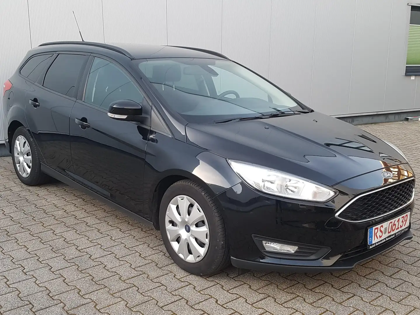 Ford Focus Turnier 1.0 EcoBoost Business*ZAHNRIEMEN-INSP.NEU* Noir - 1